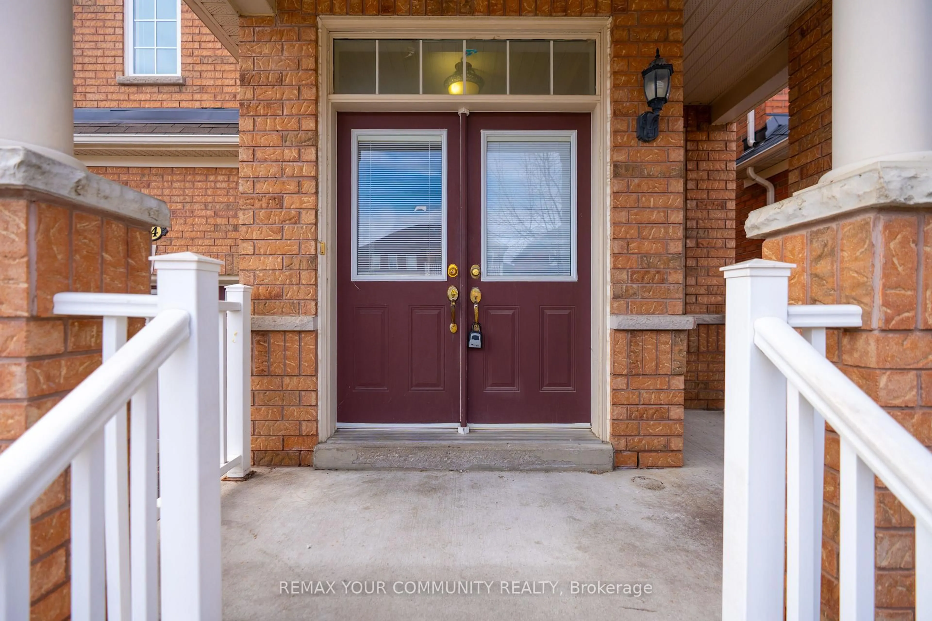 Indoor entryway for 74 Moderna Dr, Vaughan Ontario L4H 0R8
