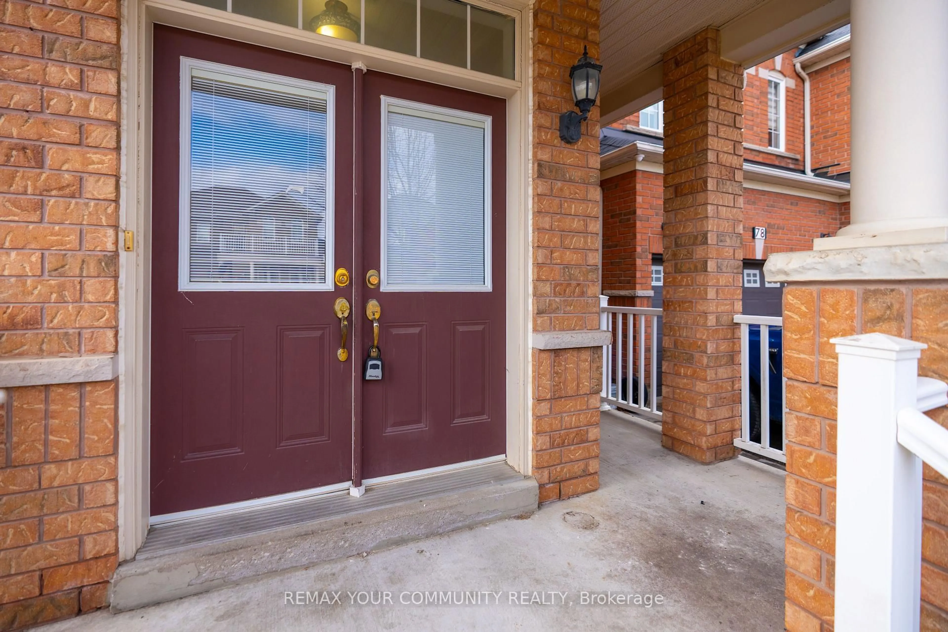 Indoor entryway for 74 Moderna Dr, Vaughan Ontario L4H 0R8