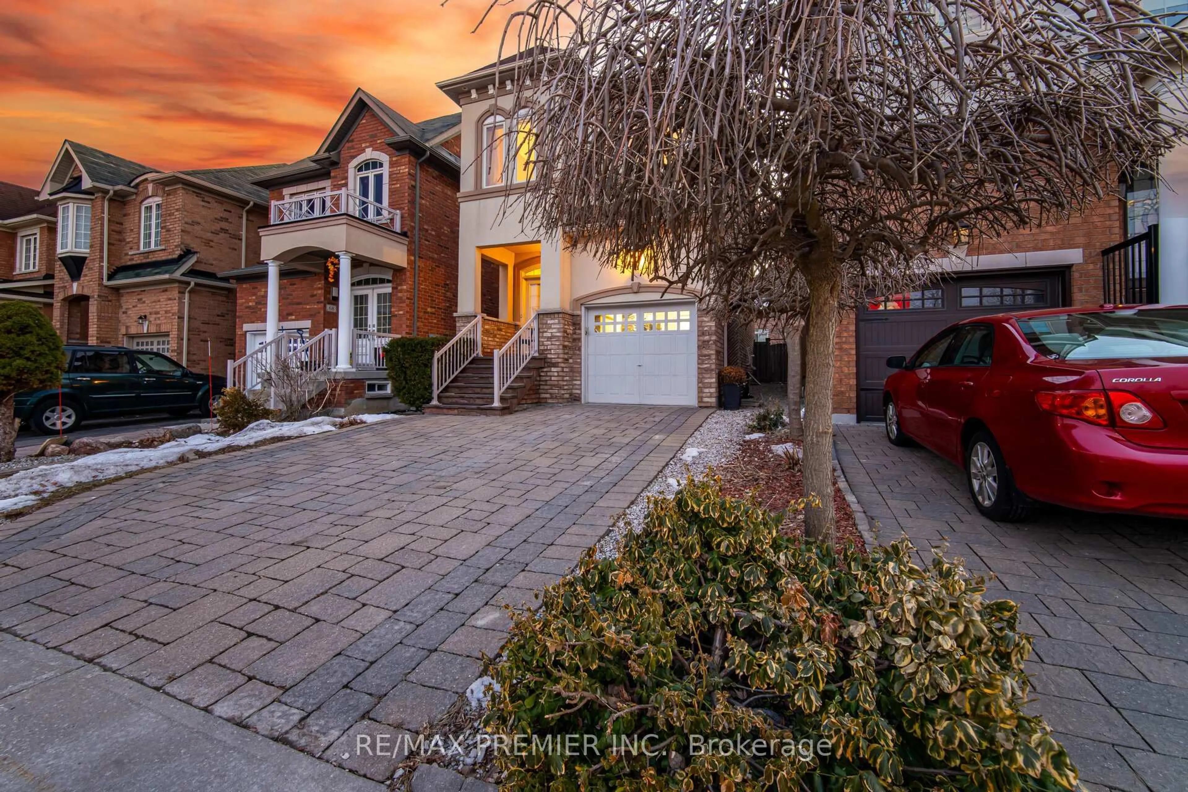 Home with brick exterior material, street for 70 Torah Gate, Vaughan Ontario L6A 0H3