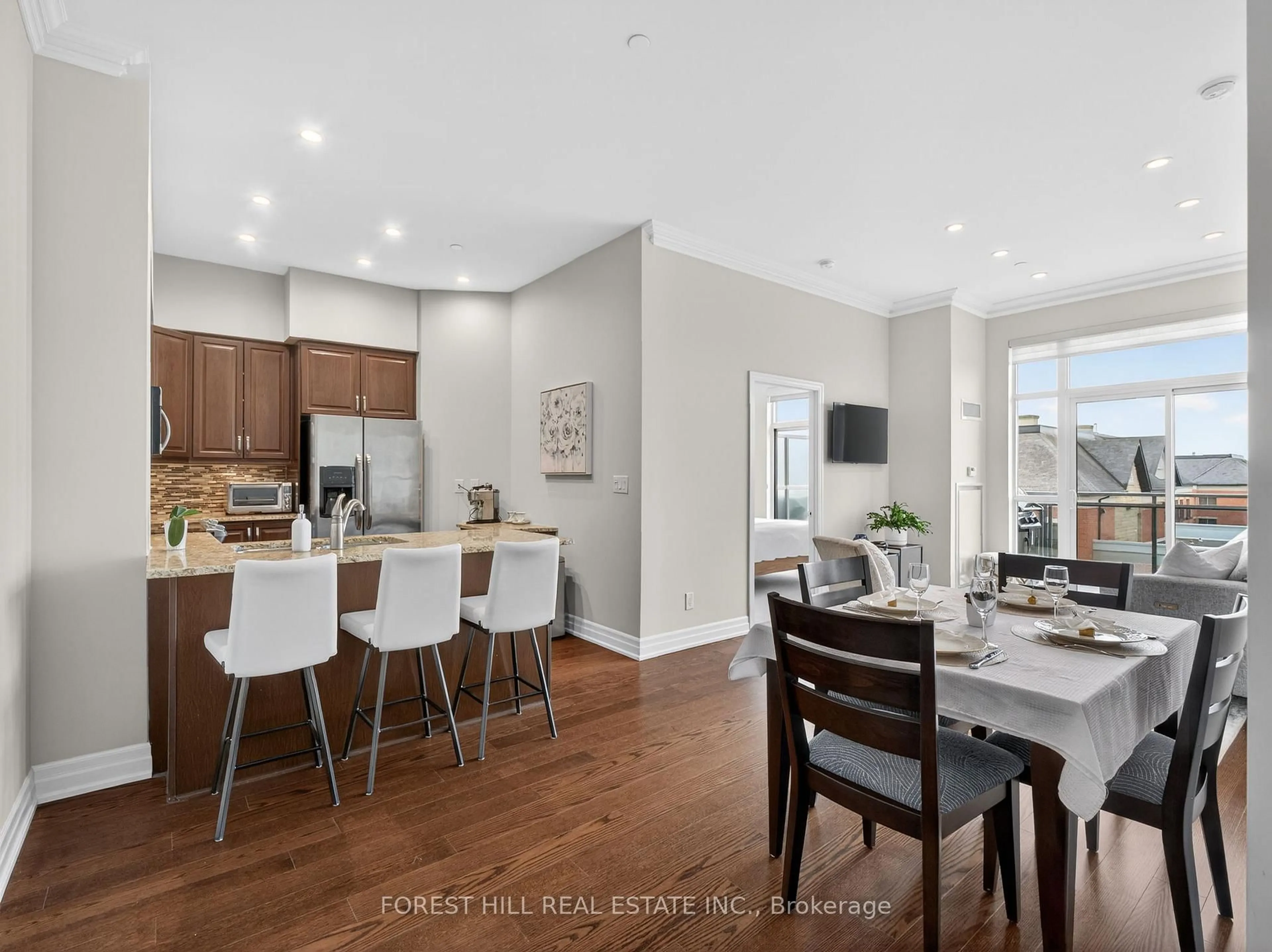 Open concept kitchen, unknown for 111 Civic Square Gate #609, Aurora Ontario L4G 0S6