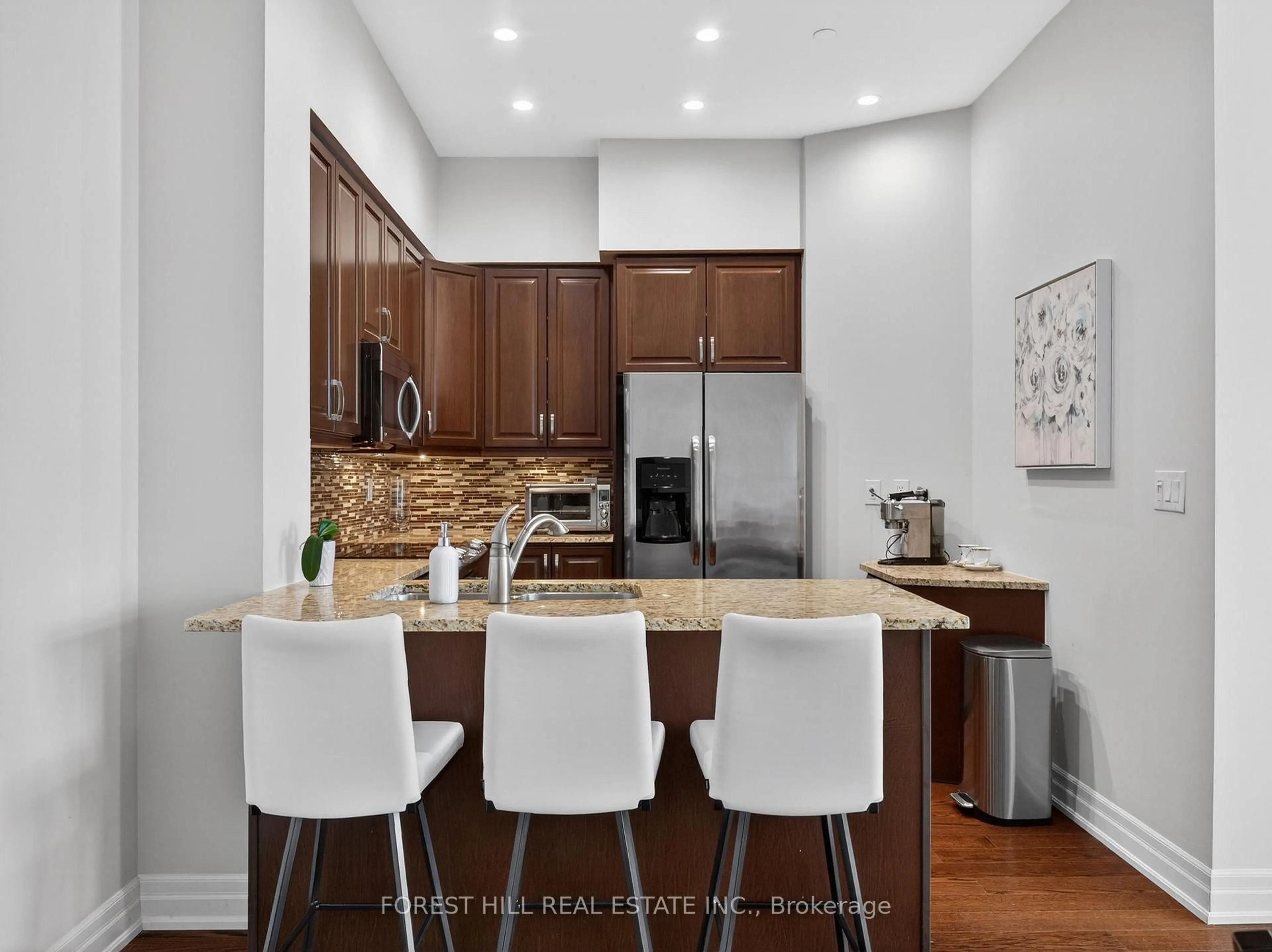 Open concept kitchen, unknown for 111 Civic Square Gate #609, Aurora Ontario L4G 0S6