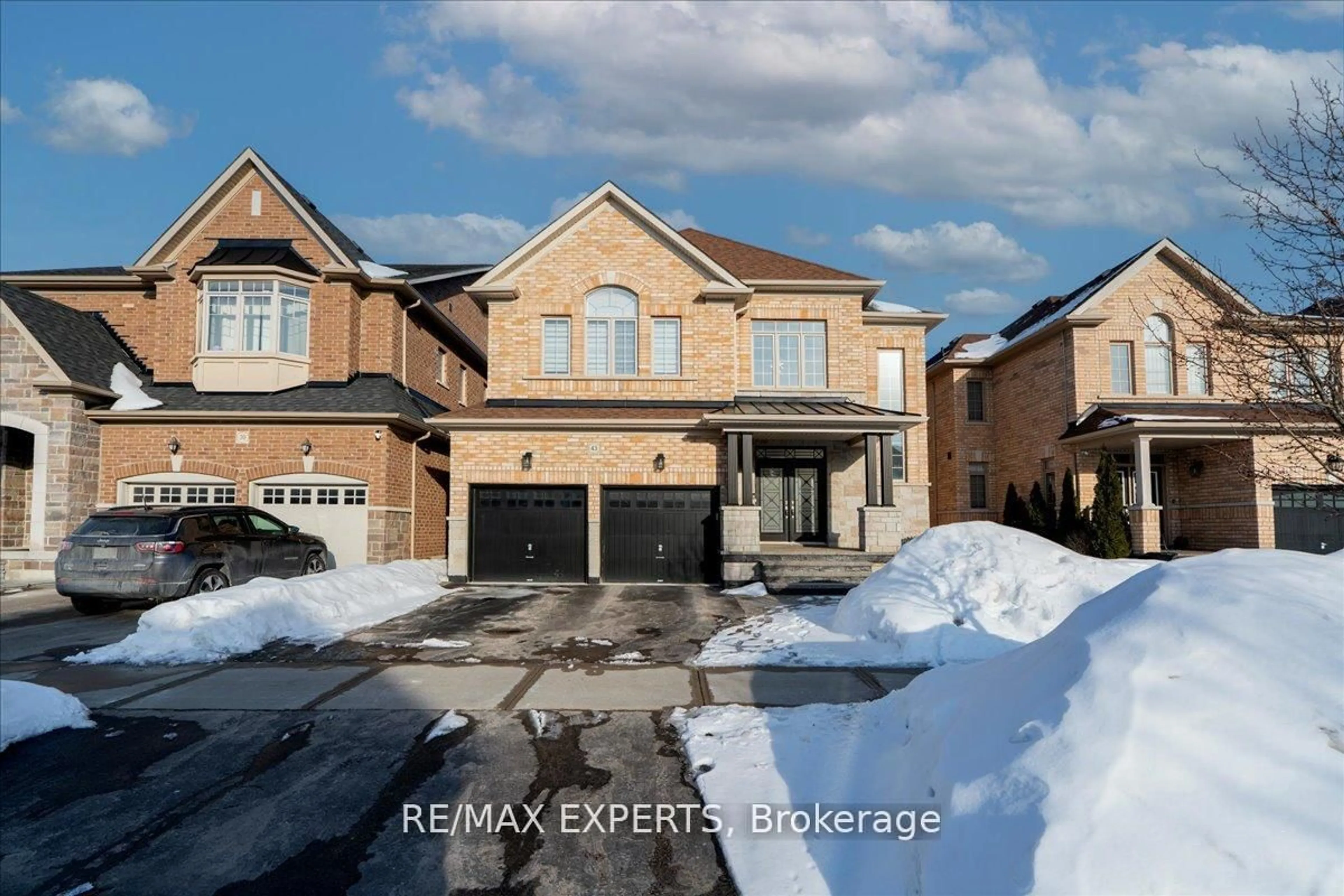Home with brick exterior material, street for 43 Lewis Ave, Bradford West Gwillimbury Ontario L3Z 0X2