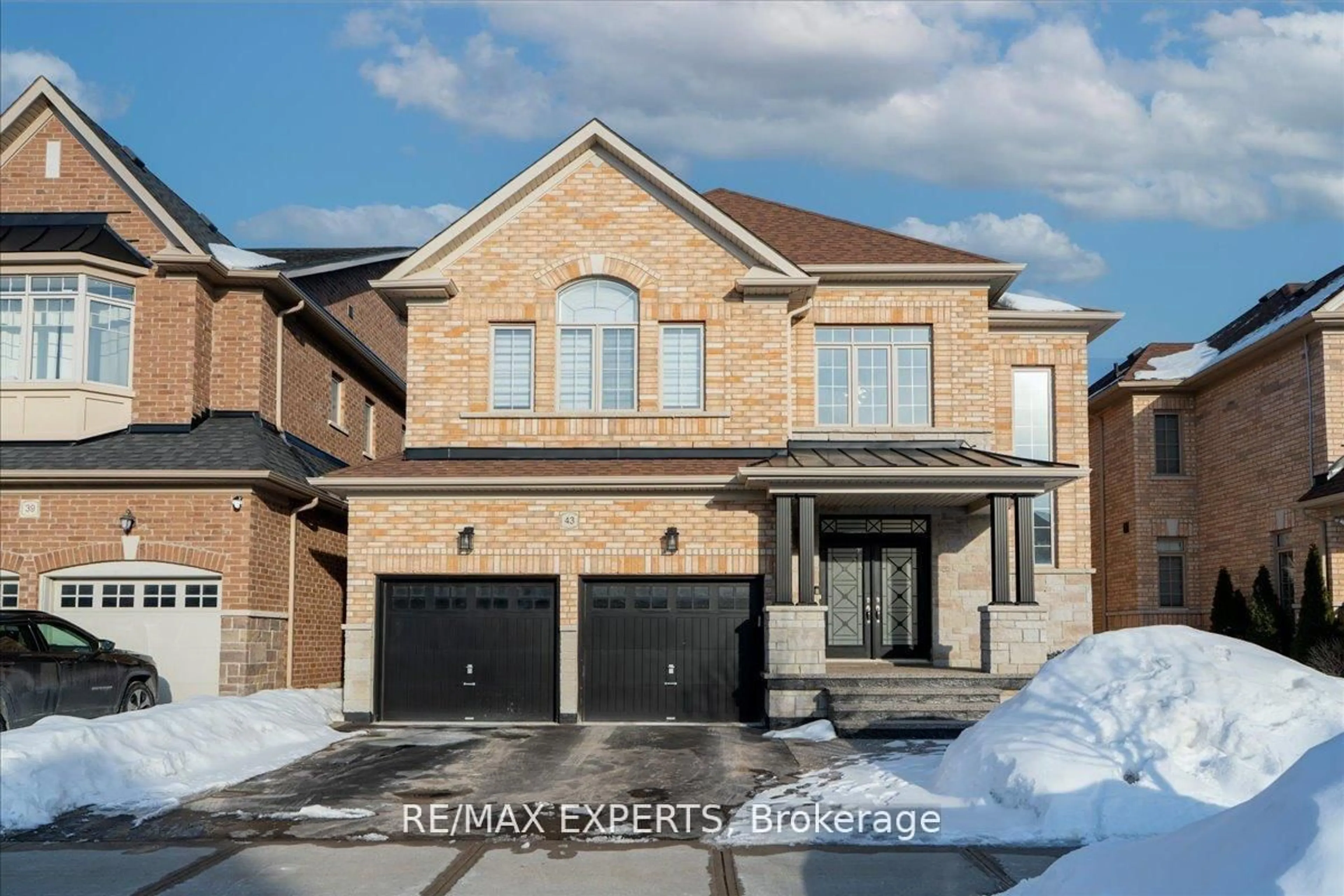Home with brick exterior material, street for 43 Lewis Ave, Bradford West Gwillimbury Ontario L3Z 0X2
