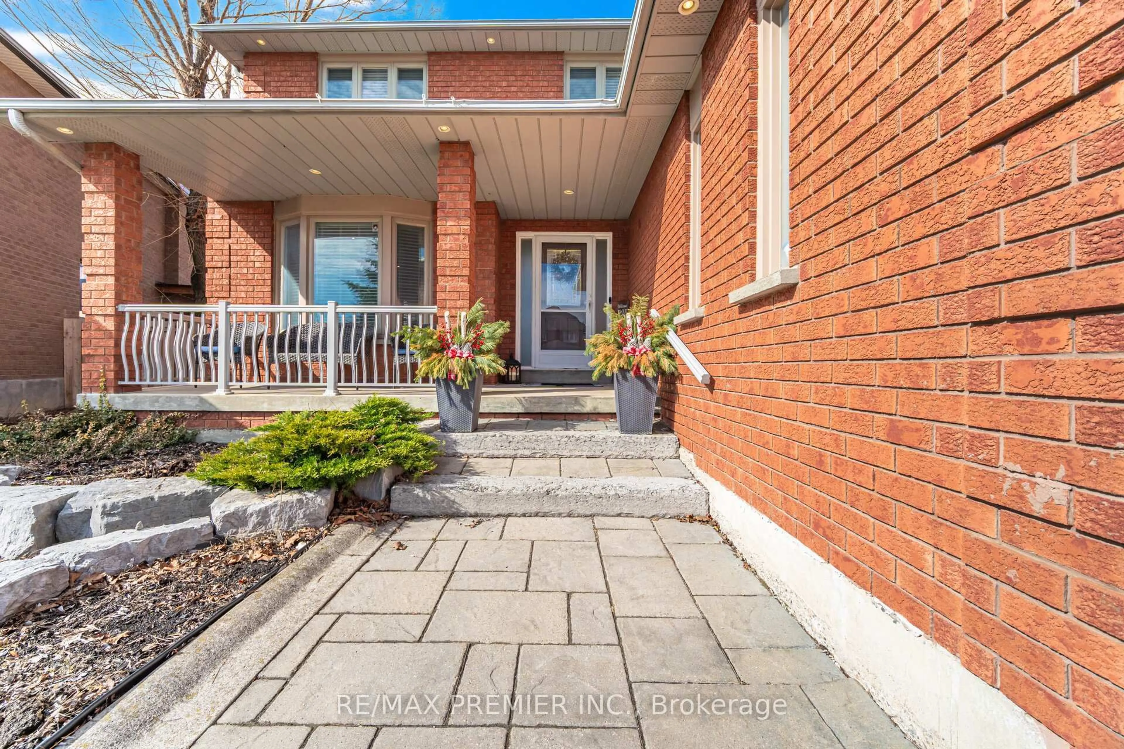 Home with brick exterior material, street for 26 Mapes Ave, Vaughan Ontario L4L 8R4