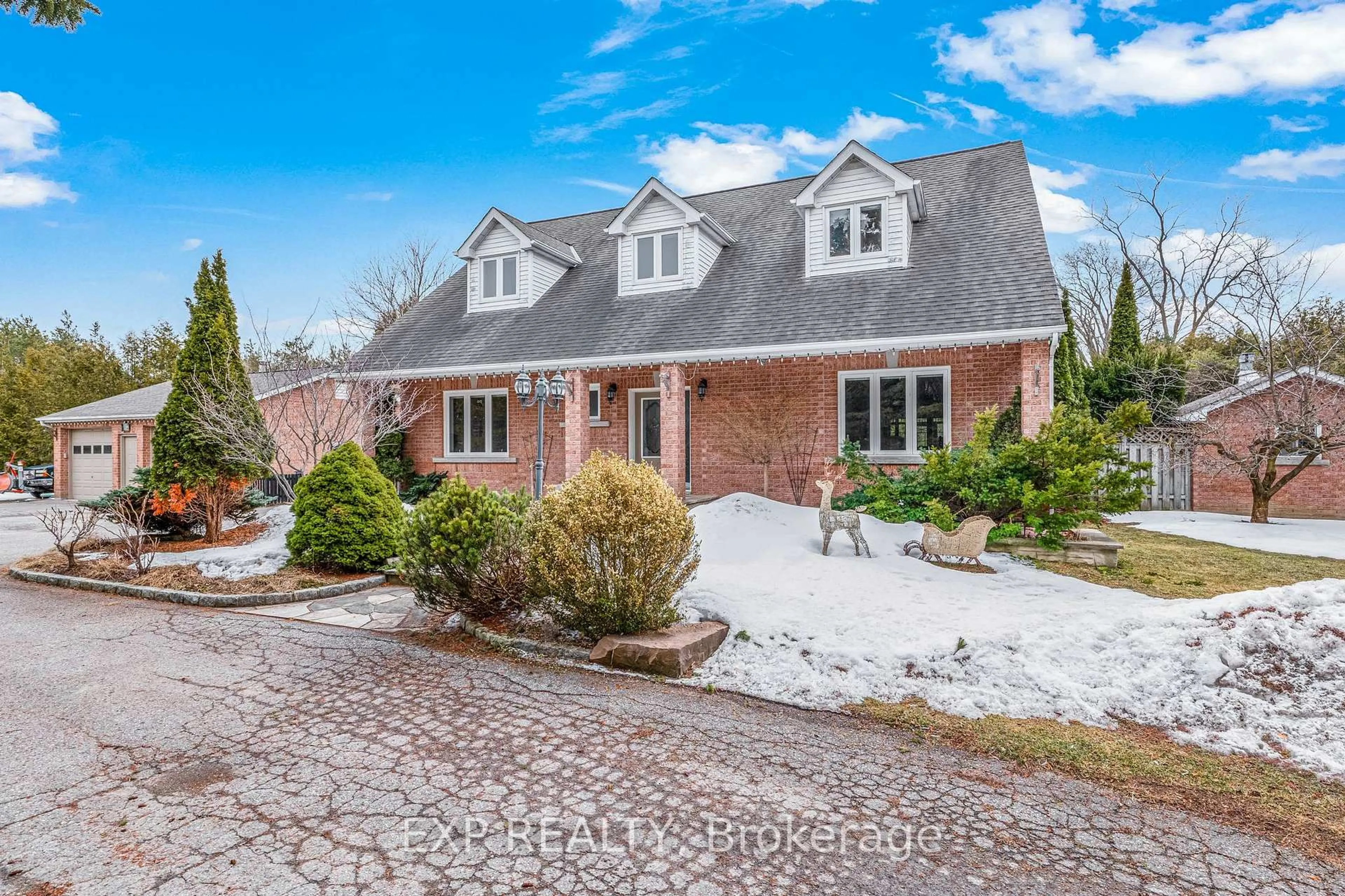 Home with brick exterior material, street for 925 15th Sdrd, King Ontario L7B 1K5