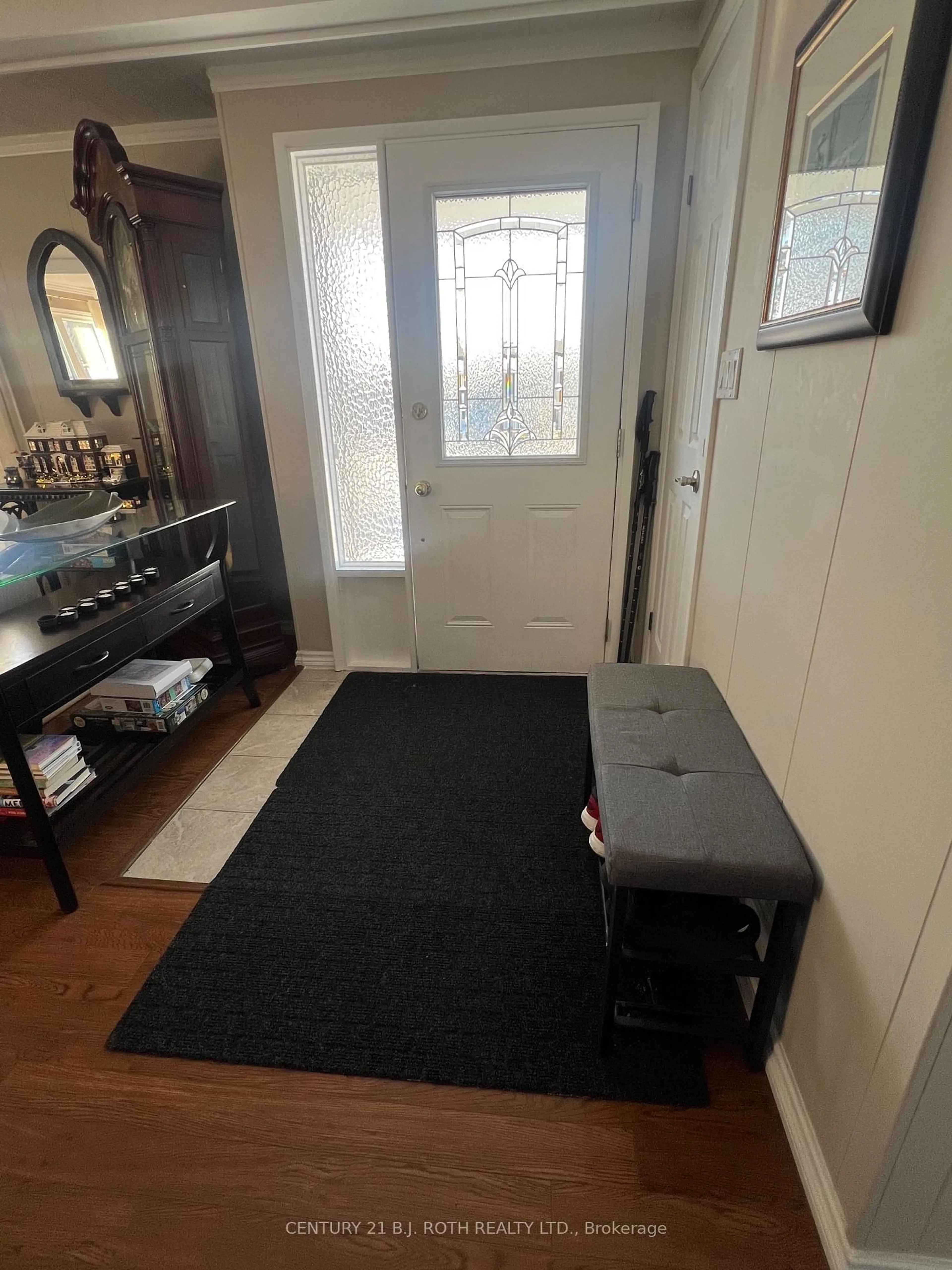 Indoor entryway for 29 Corner Brook Tr, Innisfil Ontario L9S 1P2