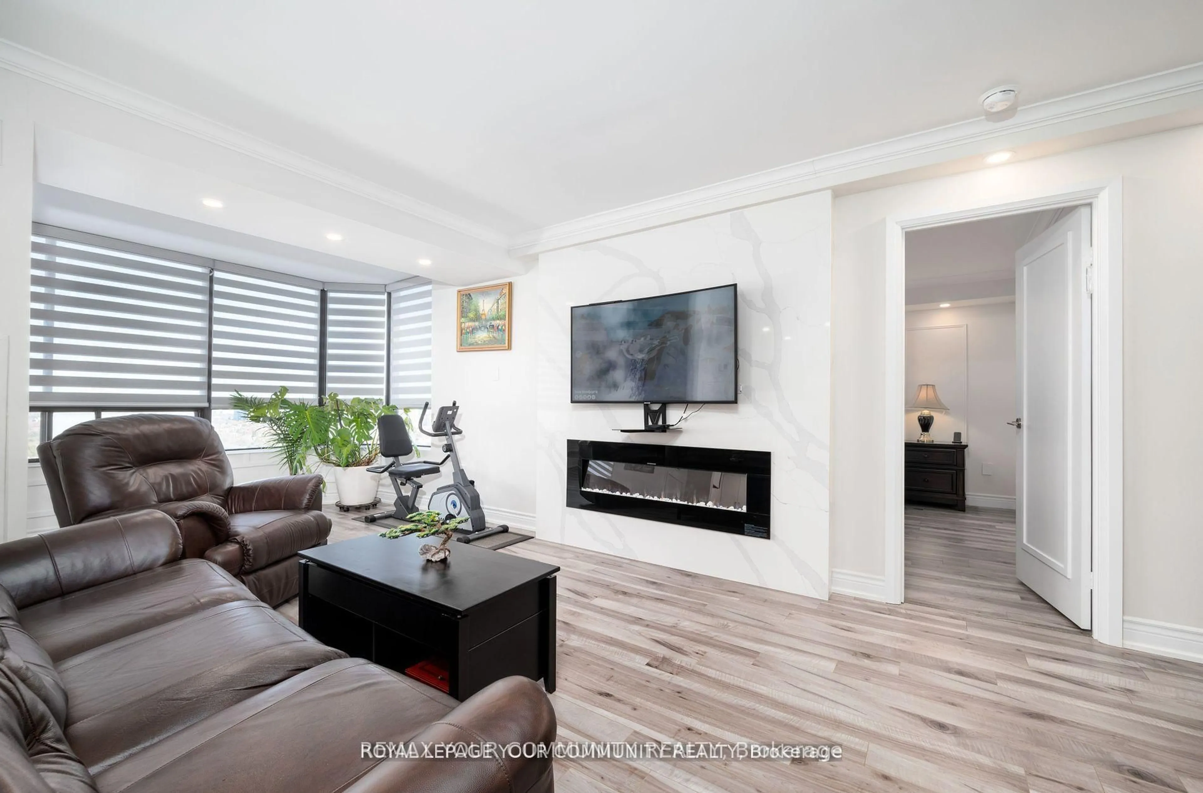 Living room with furniture, unknown for 7601 Bathurst St #1601, Vaughan Ontario L4J 4H5