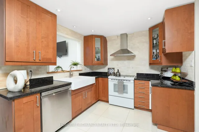 36 Brougham Dr, Vaughan 3