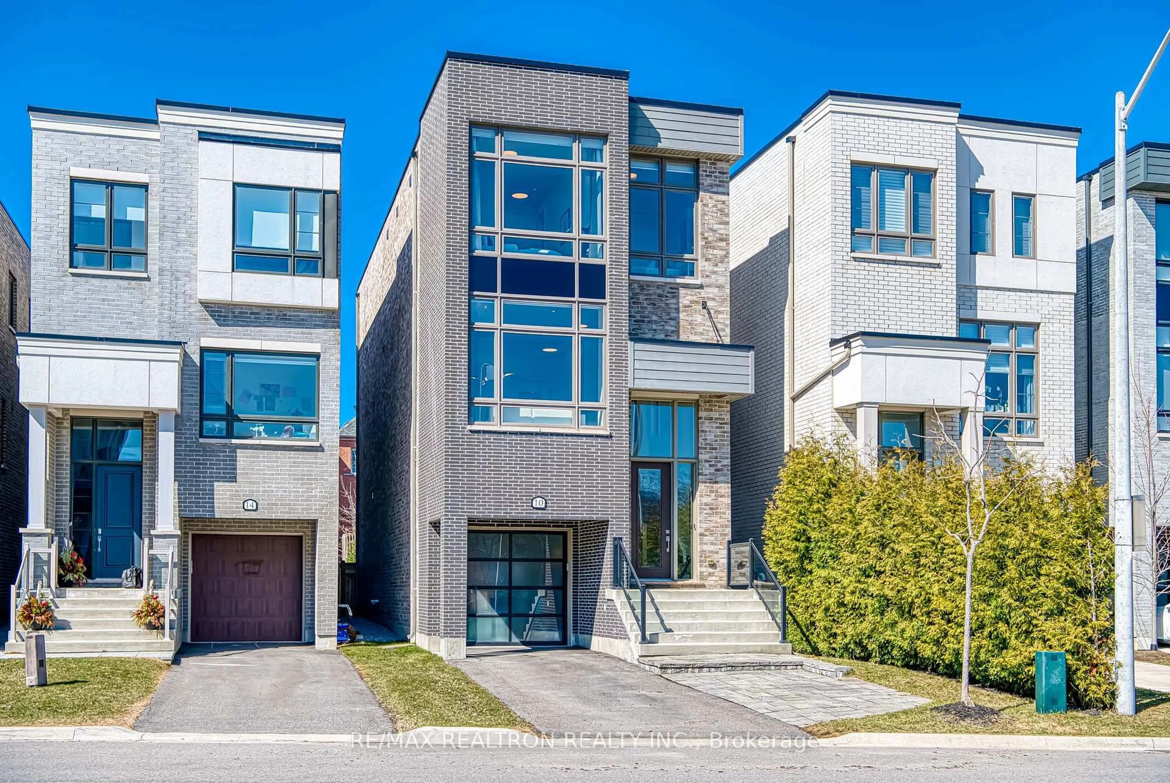 Home with brick exterior material, street for 10 Hesperus Rd, Vaughan Ontario L4J 0K3