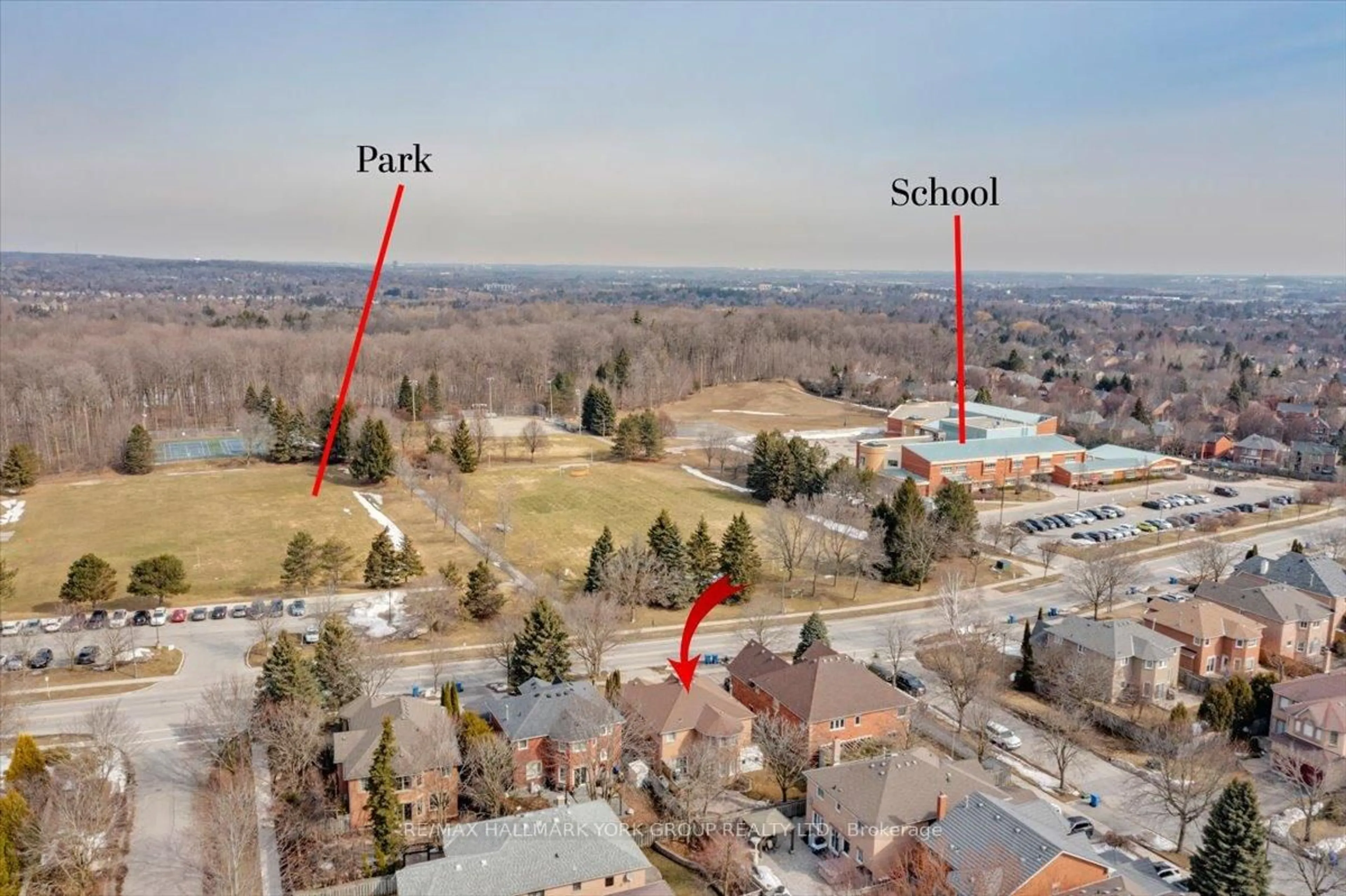 A pic from outside/outdoor area/front of a property/back of a property/a pic from drone, city buildings view from balcony for 263 McClellan Way, Aurora Ontario L4G 6N9