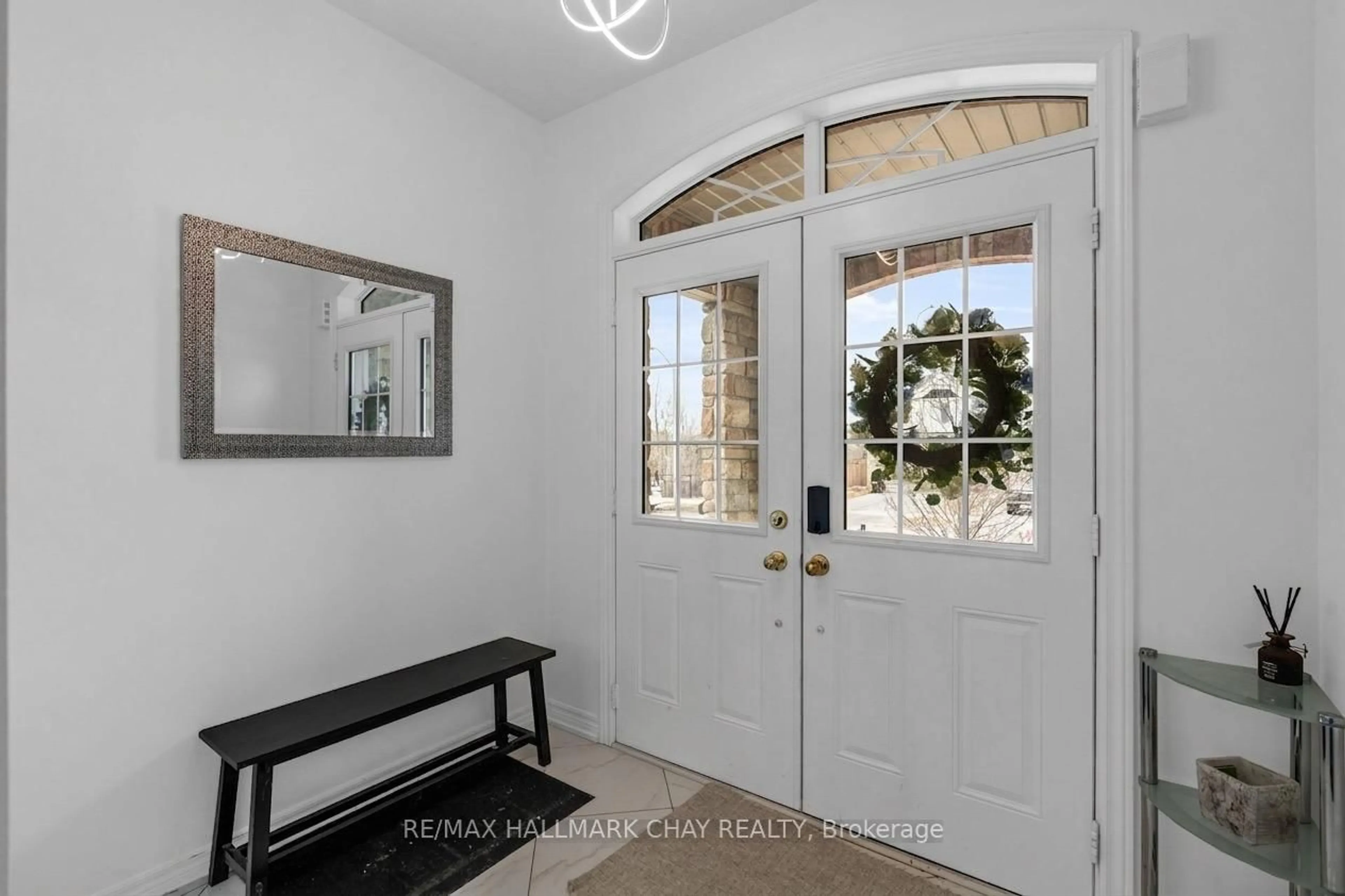 Indoor entryway for 81 Greenwood Dr, Essa Ontario L3W 0N5