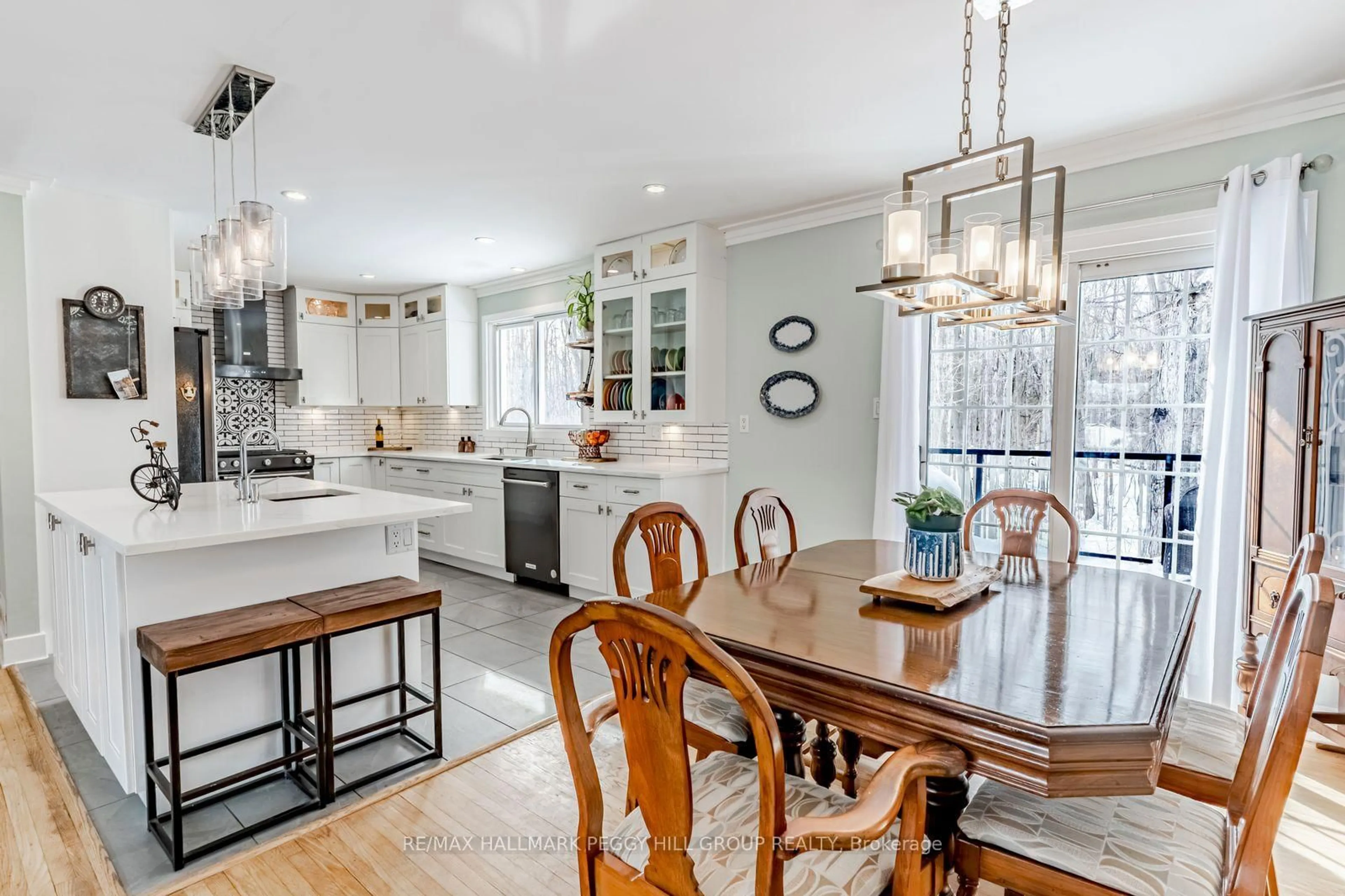 Open concept kitchen, unknown for 3822 West St, Innisfil Ontario L9S 2L8