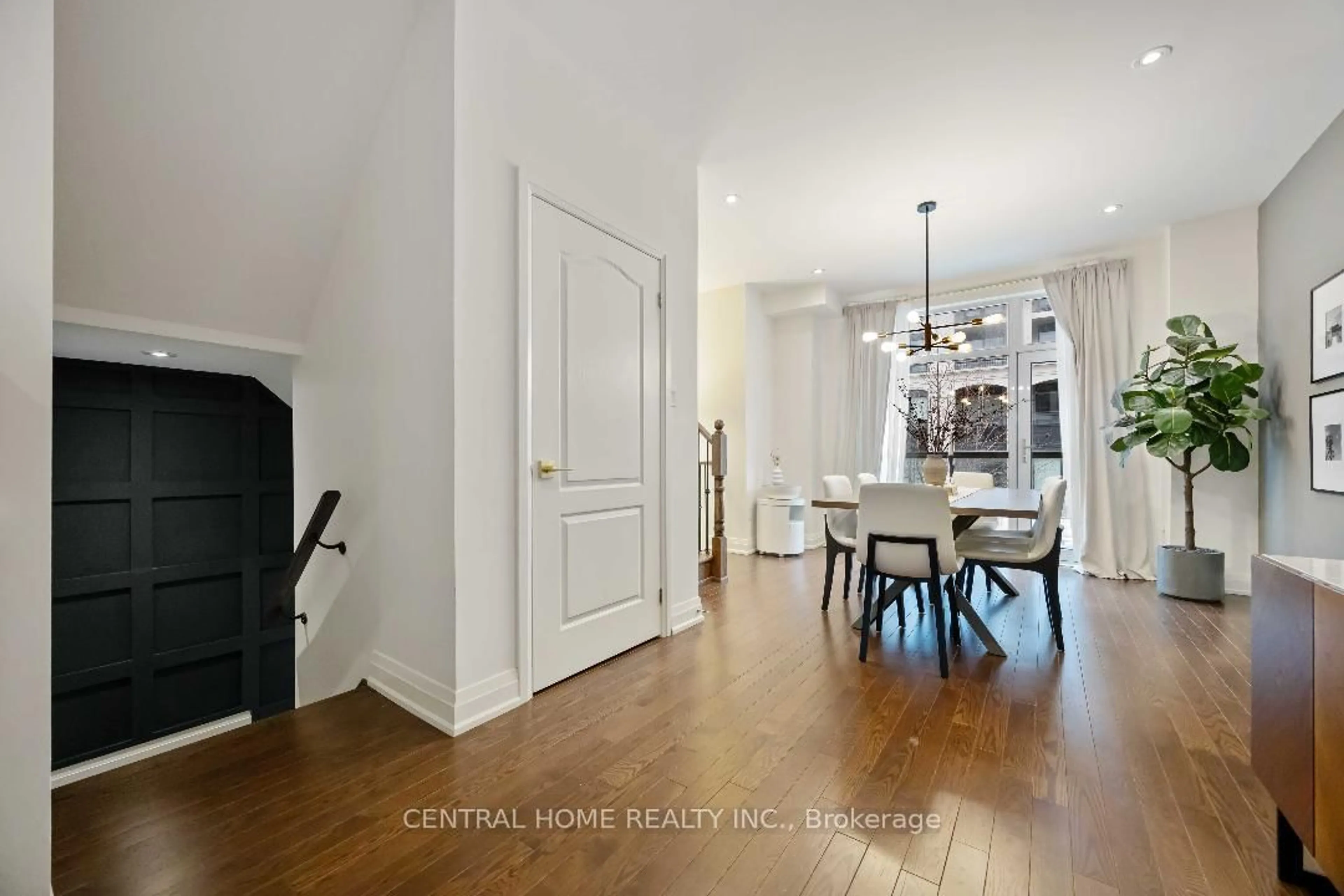 Indoor entryway for 20 William Saville St, Markham Ontario L3R 9S3