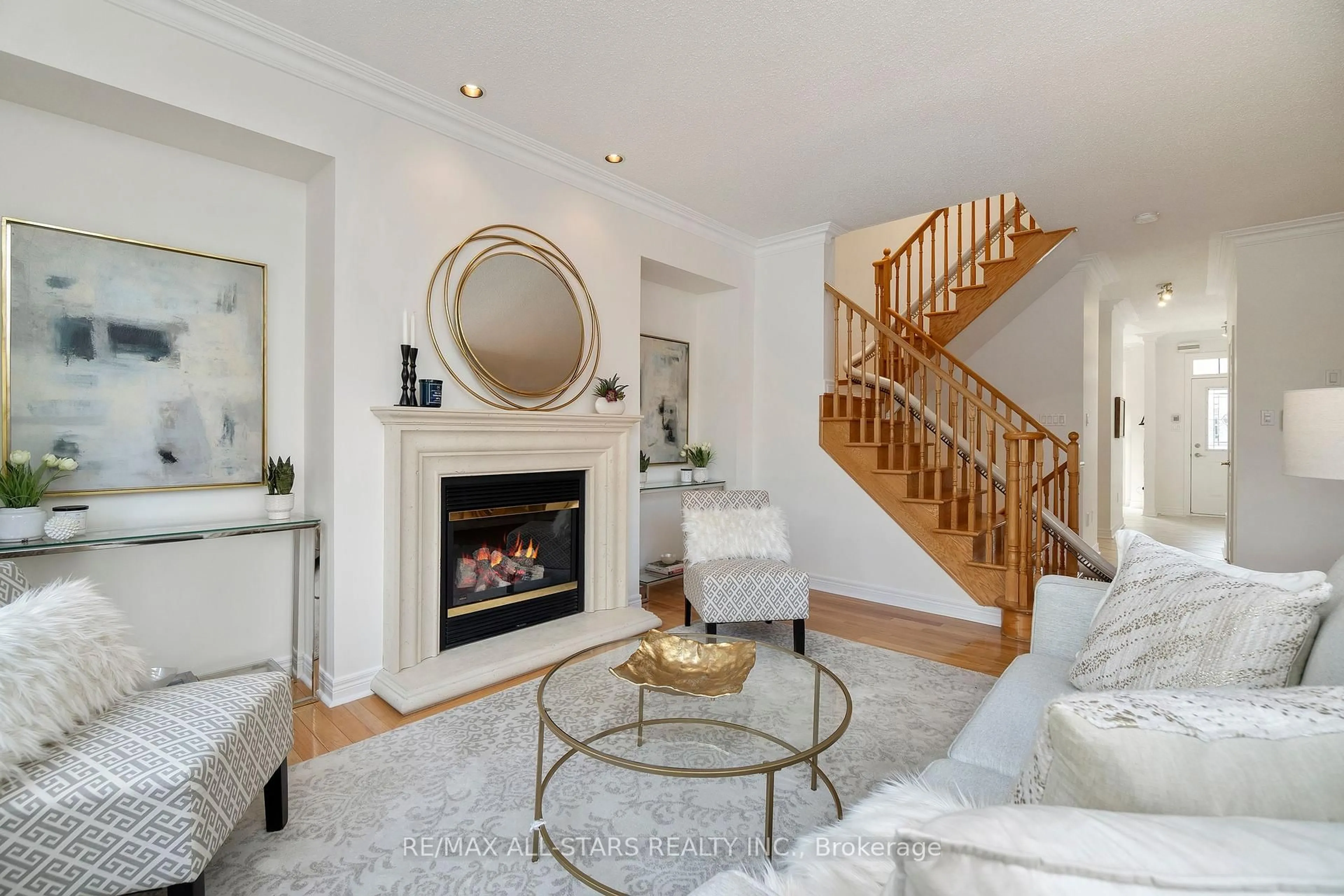 Living room with furniture, unknown for 29 Wave Hill Way, Markham Ontario L6E 2A2