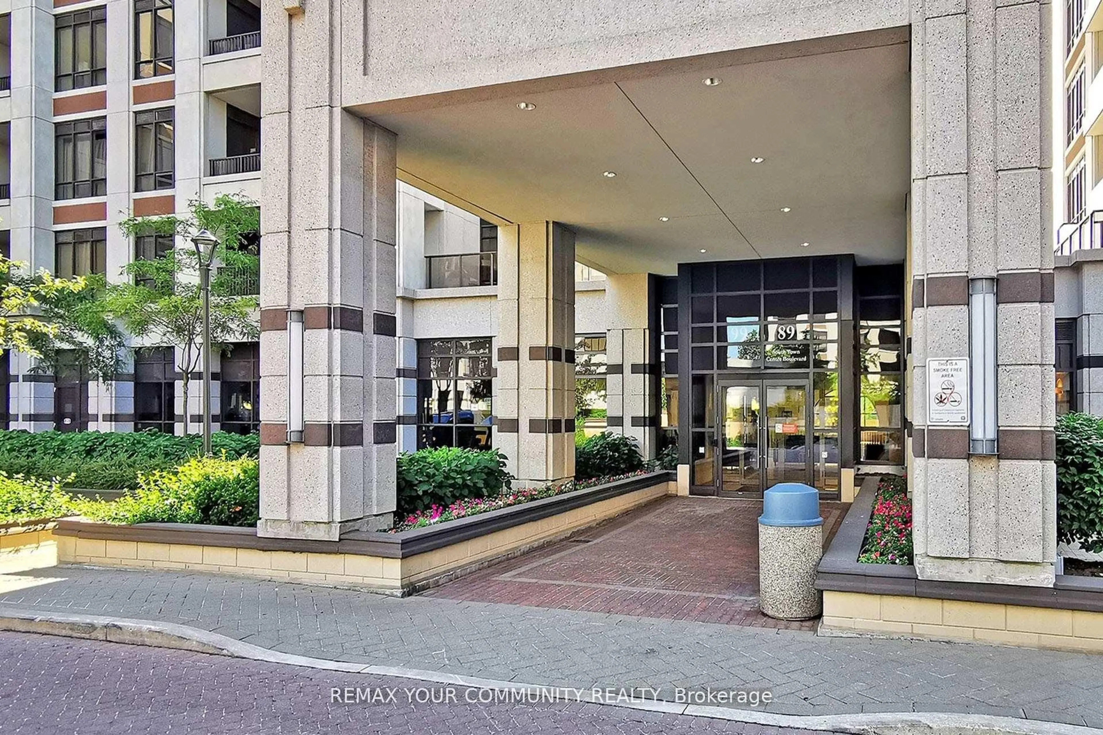 Indoor foyer for 99 South Town Centre Blvd #519, Markham Ontario L6G 0E9