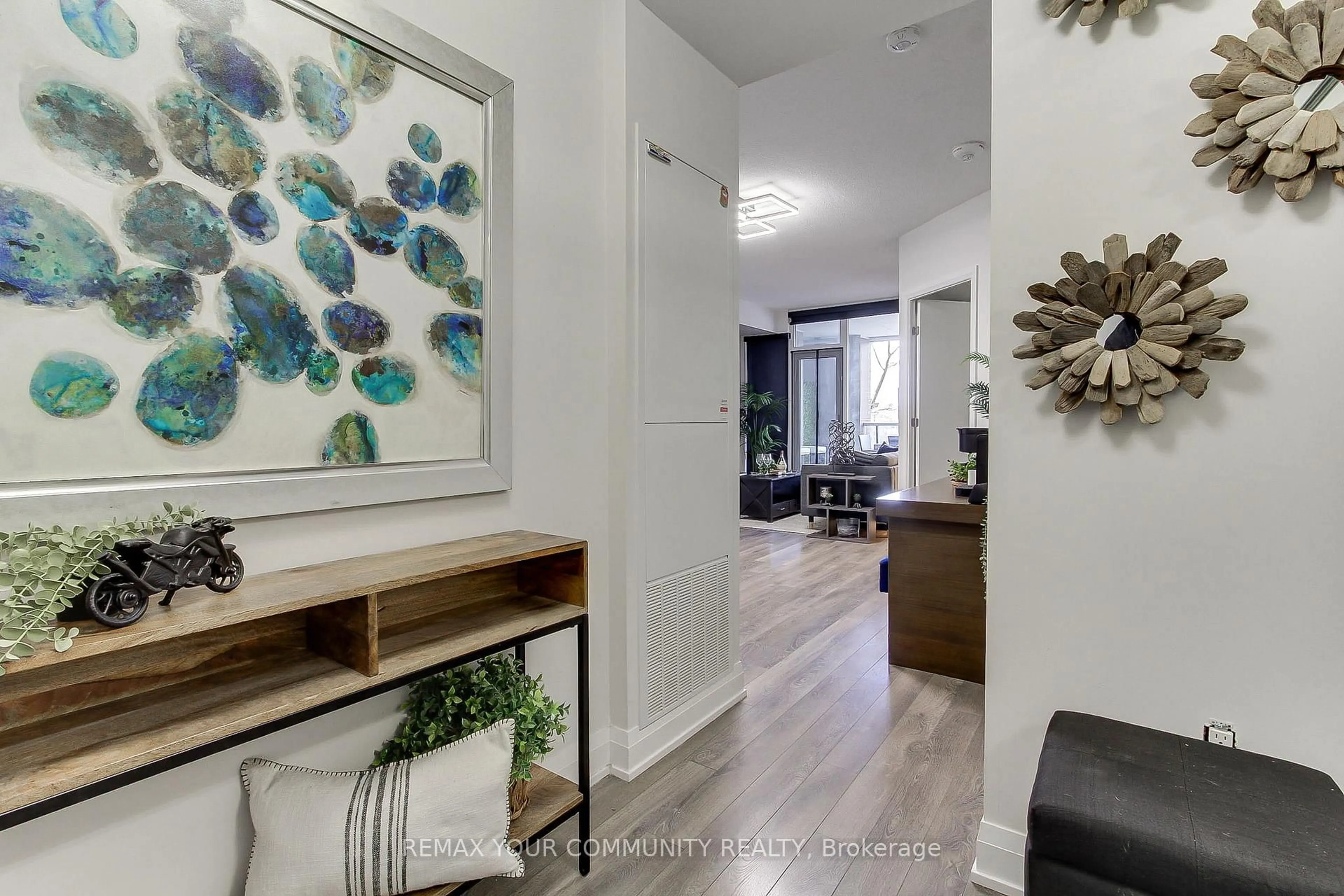 Indoor entryway for 4800 Highway 7 #204, Vaughan Ontario L4L 1H8