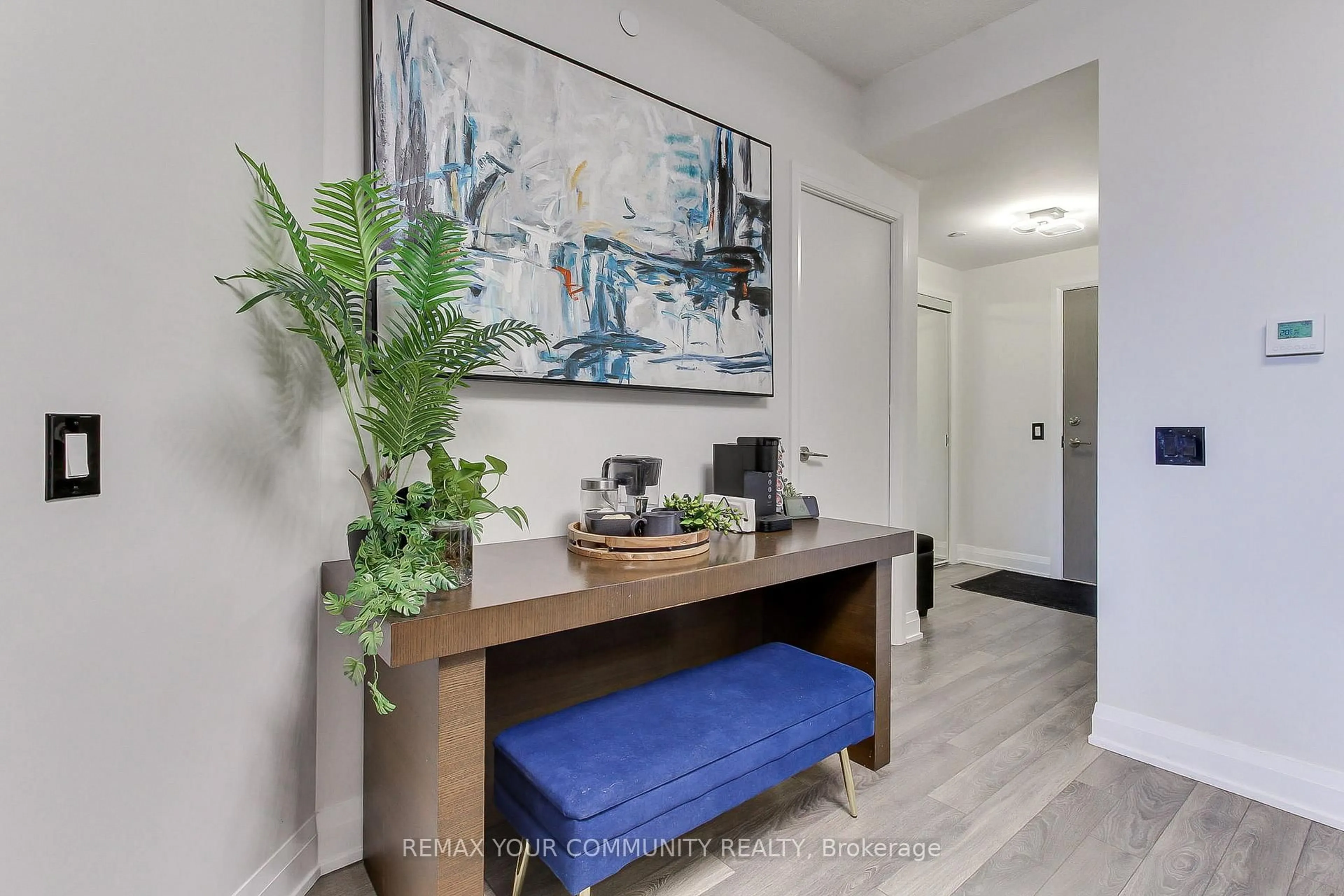 Indoor entryway for 4800 Highway 7 #204, Vaughan Ontario L4L 1H8