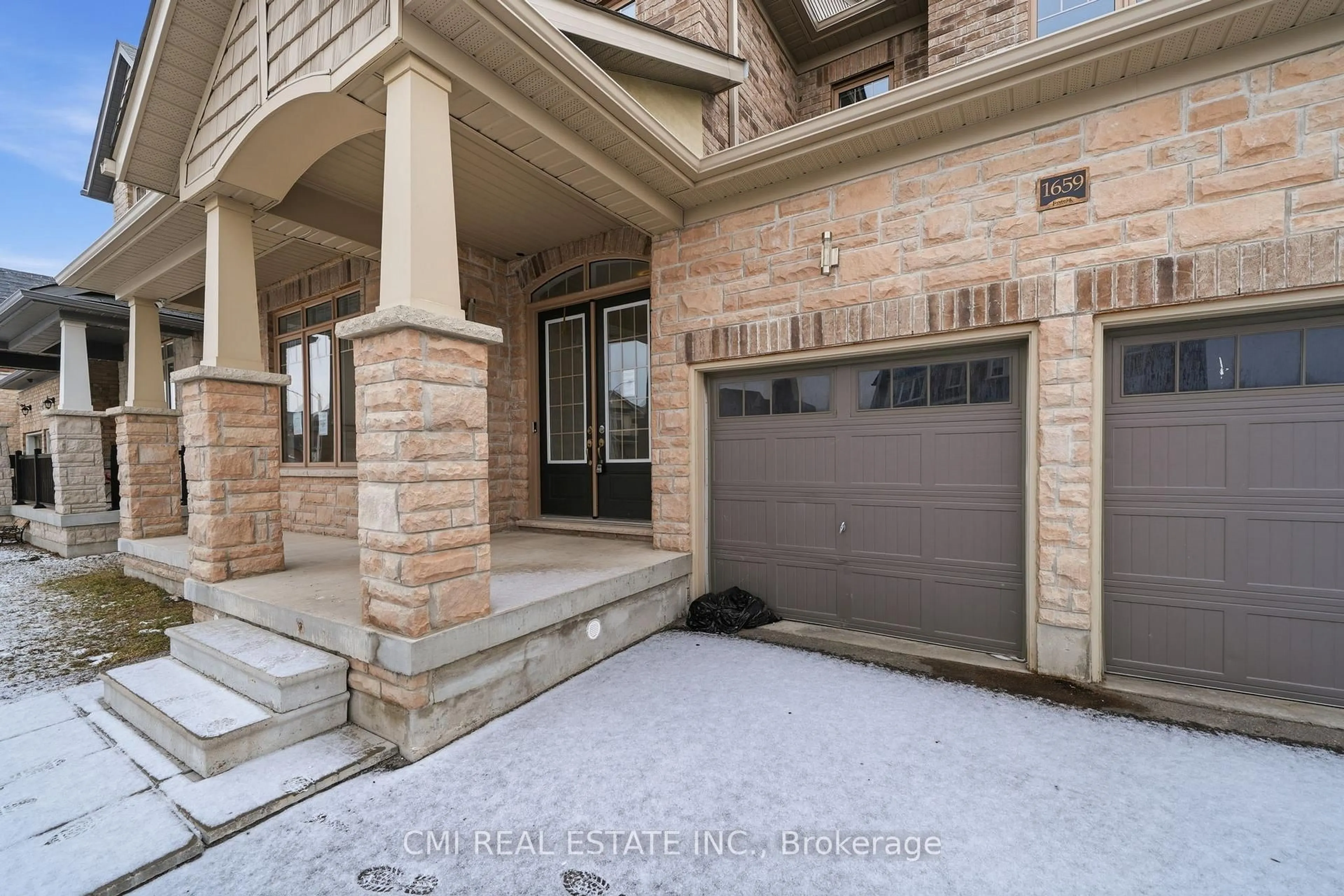 Indoor entryway for 1659 Emberton Way, Innisfil Ontario L9S 0N4