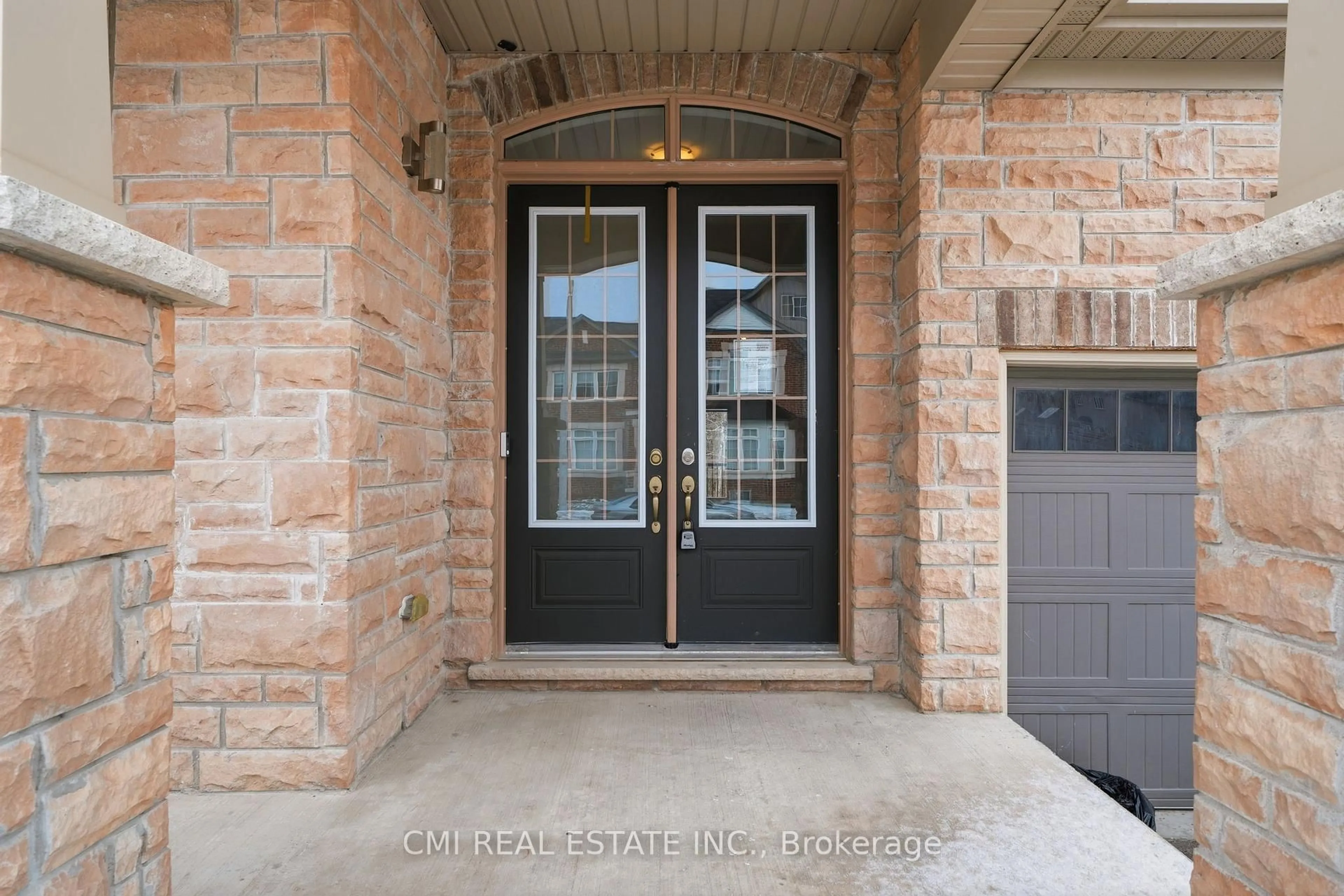 Indoor entryway for 1659 Emberton Way, Innisfil Ontario L9S 0N4