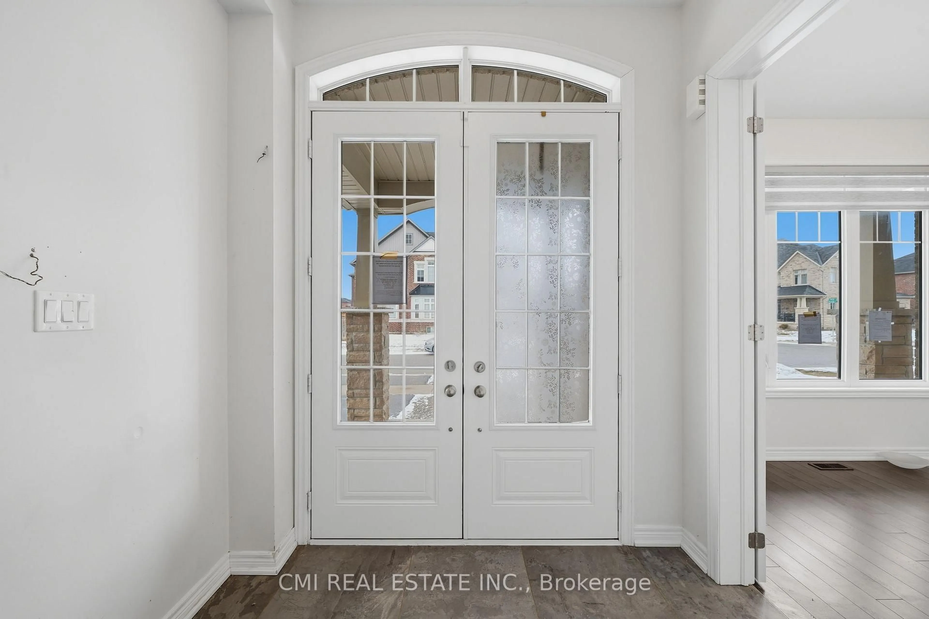 Indoor entryway for 1659 Emberton Way, Innisfil Ontario L9S 0N4