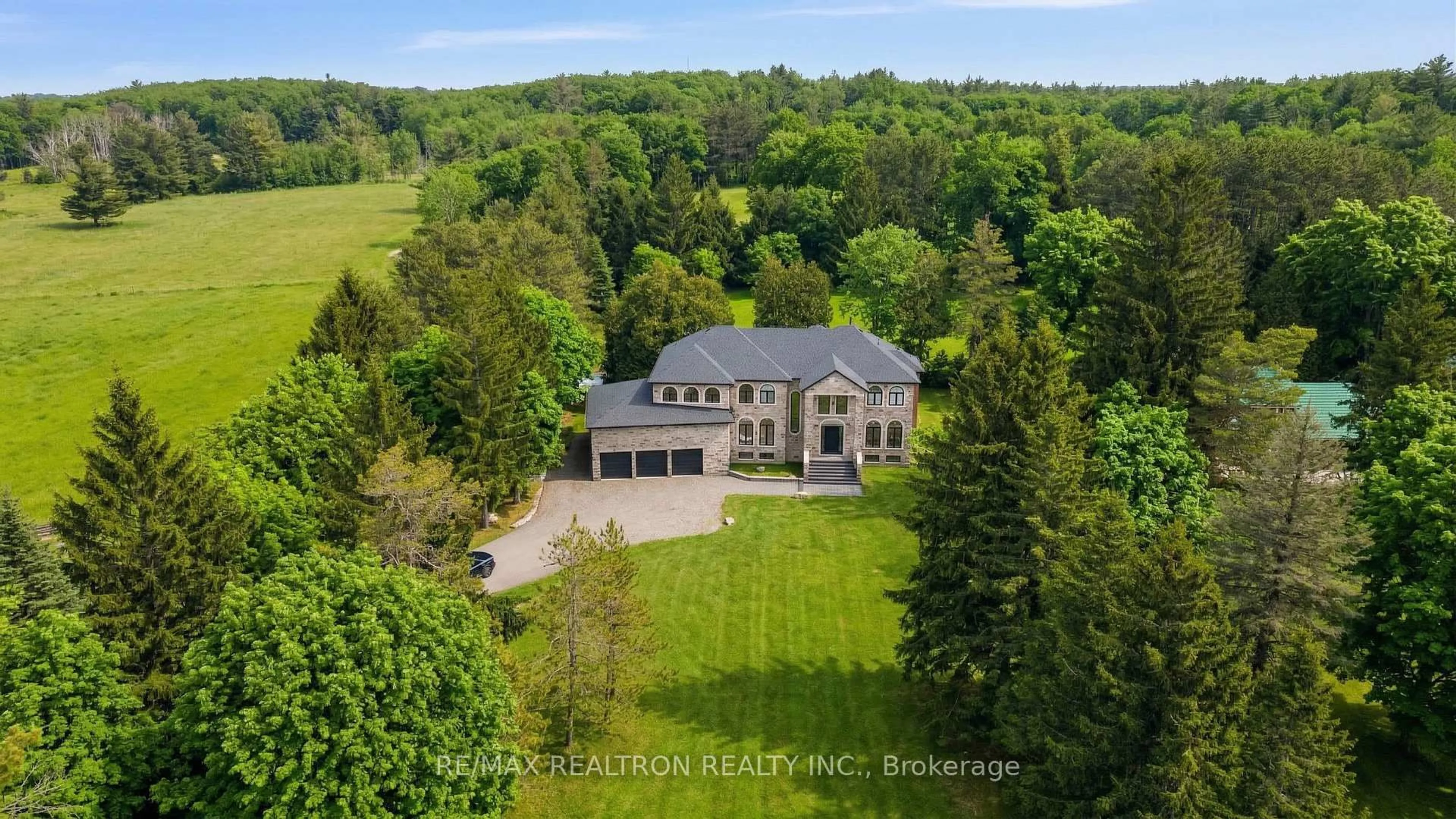 A pic from outside/outdoor area/front of a property/back of a property/a pic from drone, unknown for 14705 Jane St, King Ontario L7B 1A3