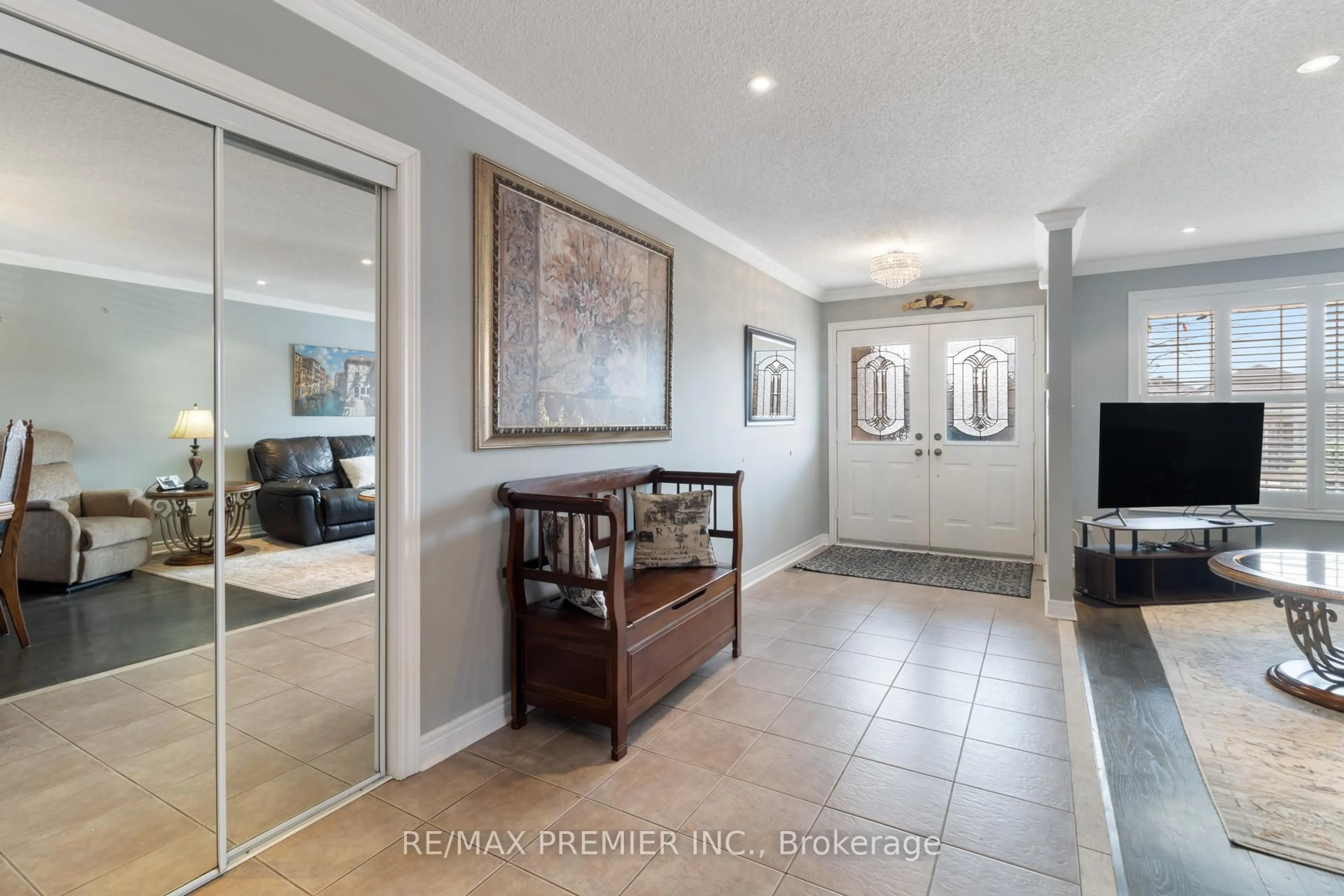 Indoor entryway for 78 Rosanna Cres, Vaughan Ontario L6A 3E3