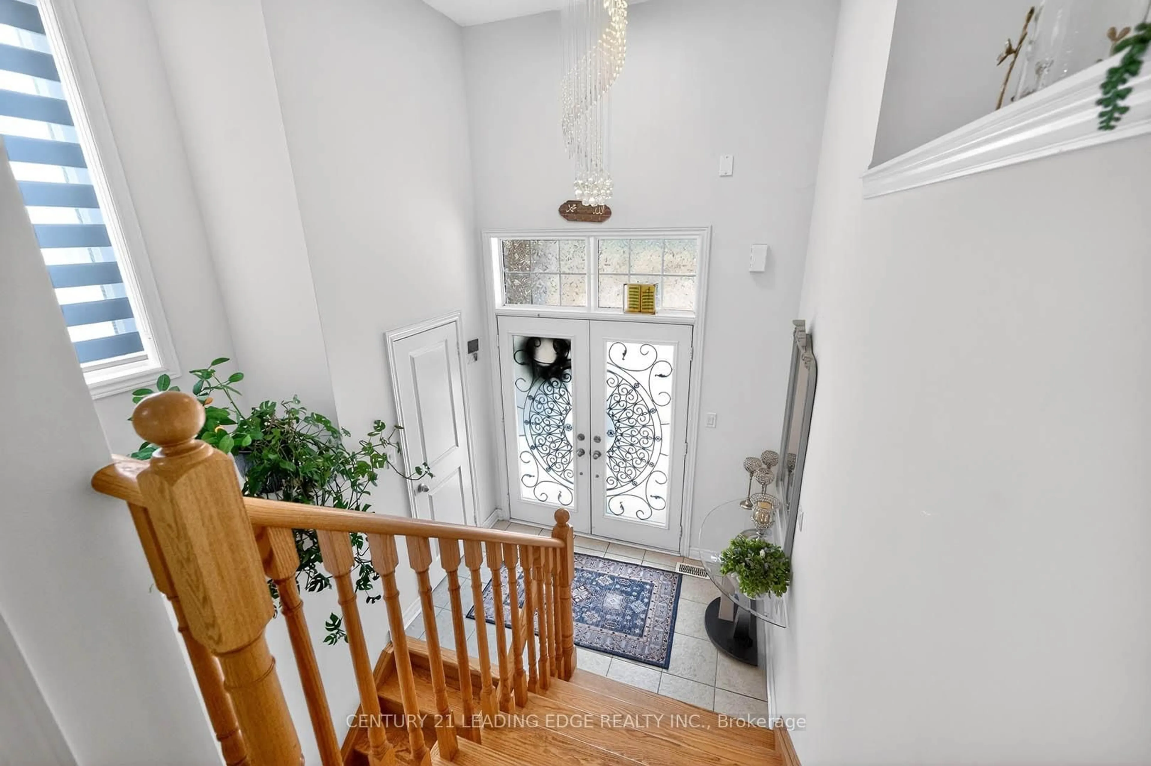 Indoor entryway for 34 Buttonleaf Cres, Whitchurch-Stouffville Ontario L4A 4P5