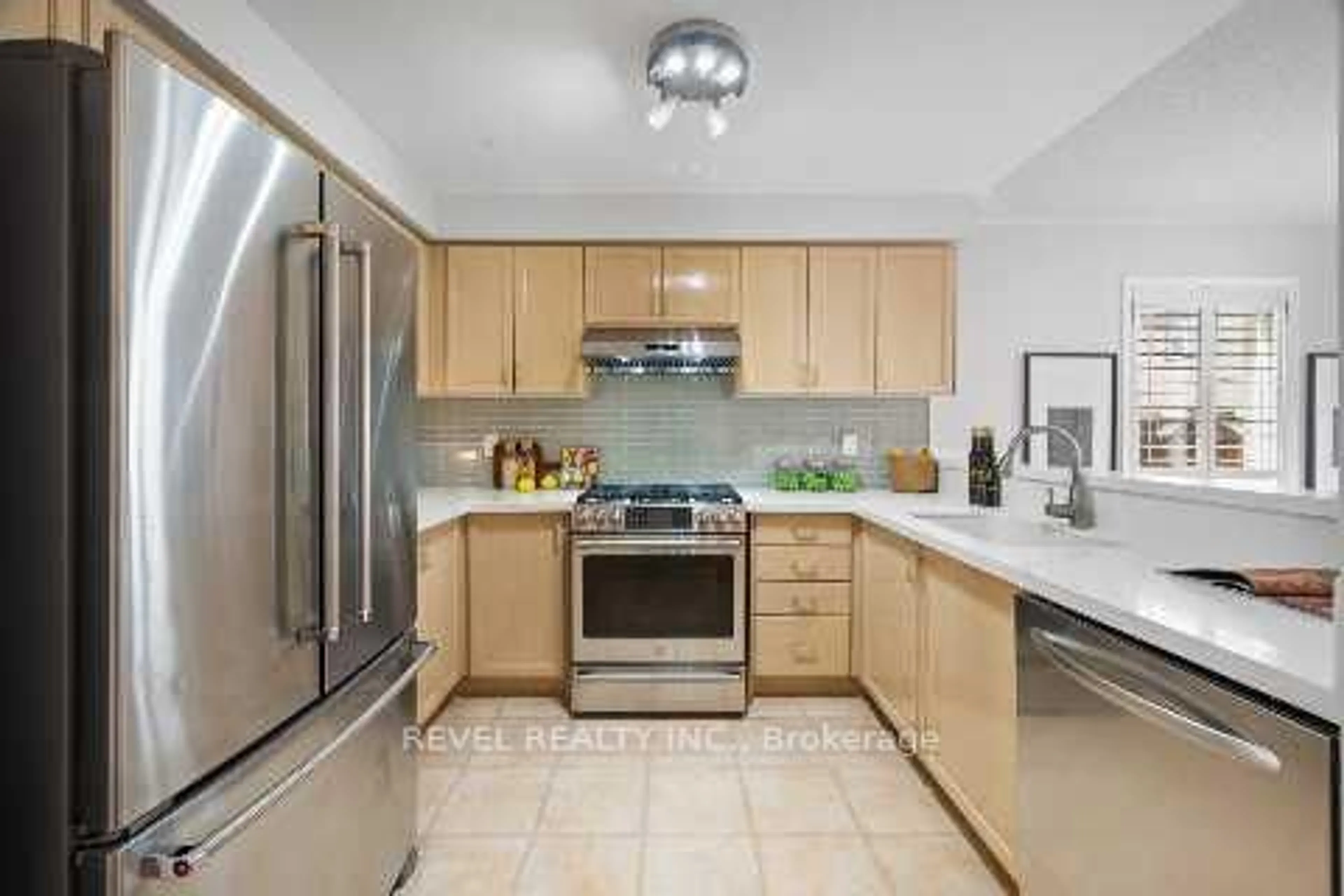 Unknown for 10 Dinsdale Dr, Vaughan Ontario L4H 2M5