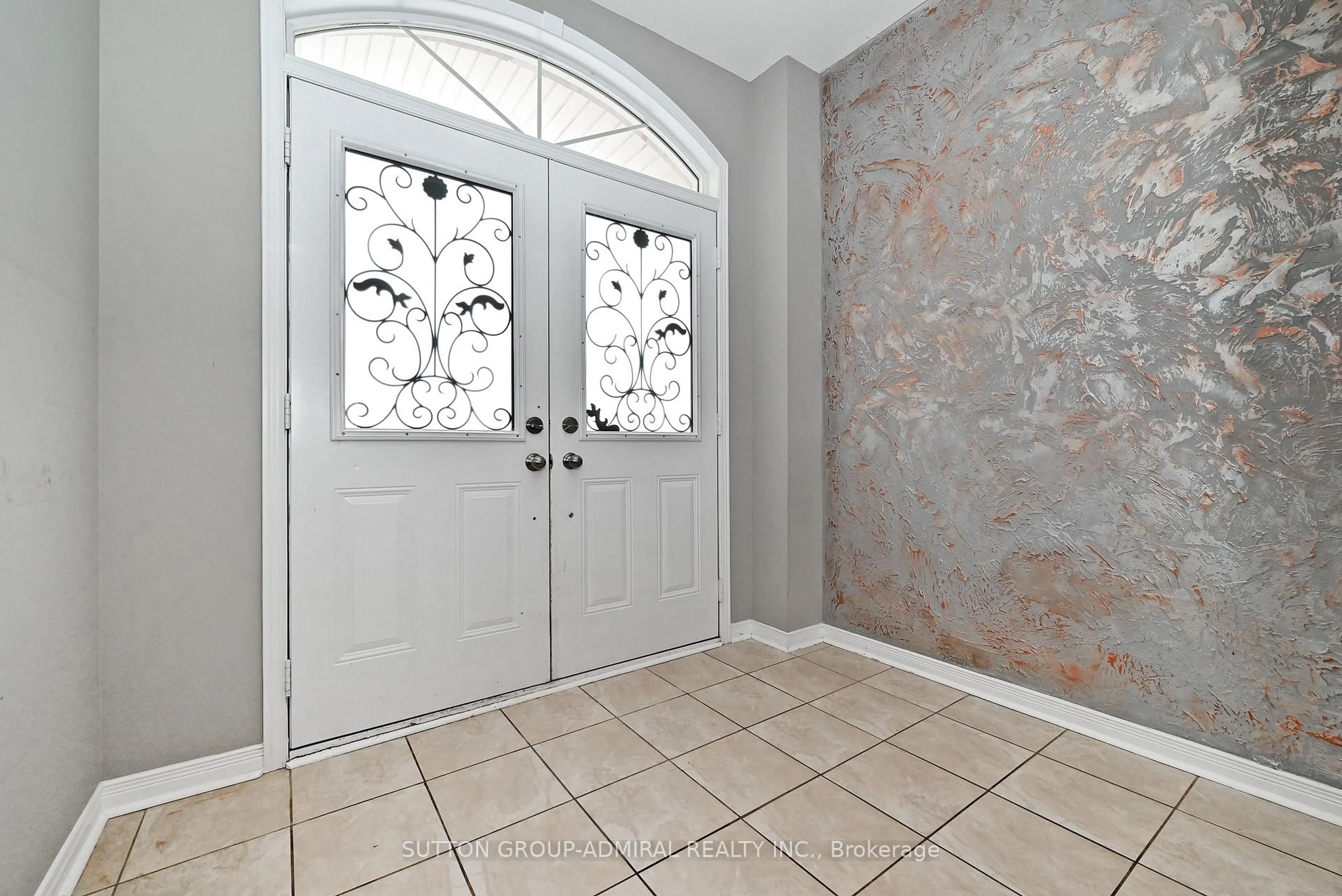 Indoor entryway for 41 Big Hill Cres, Vaughan Ontario L6A 4S1