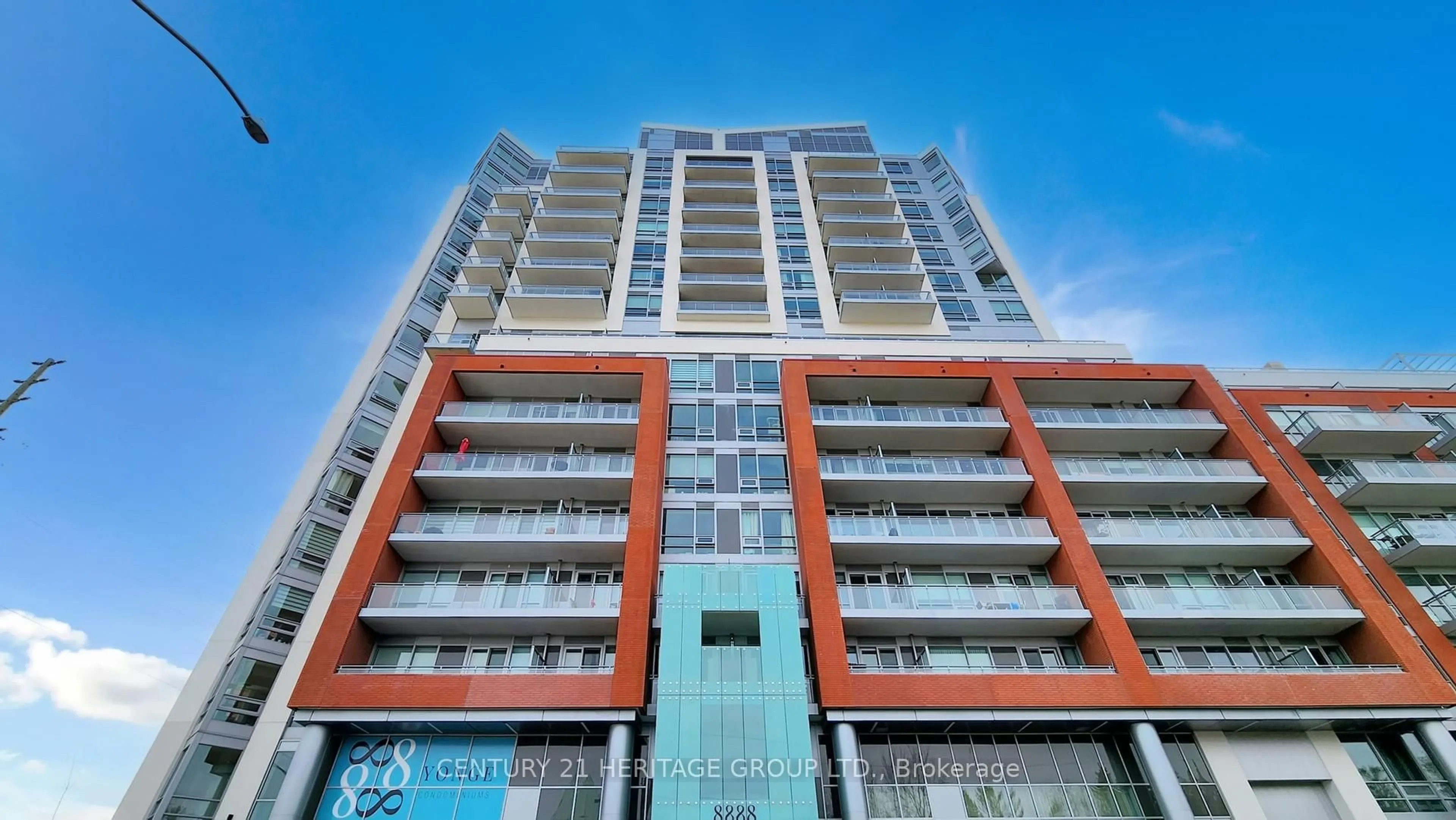 Indoor foyer for 8888 Yonge St #708, Richmond Hill Ontario L4C 6Z1