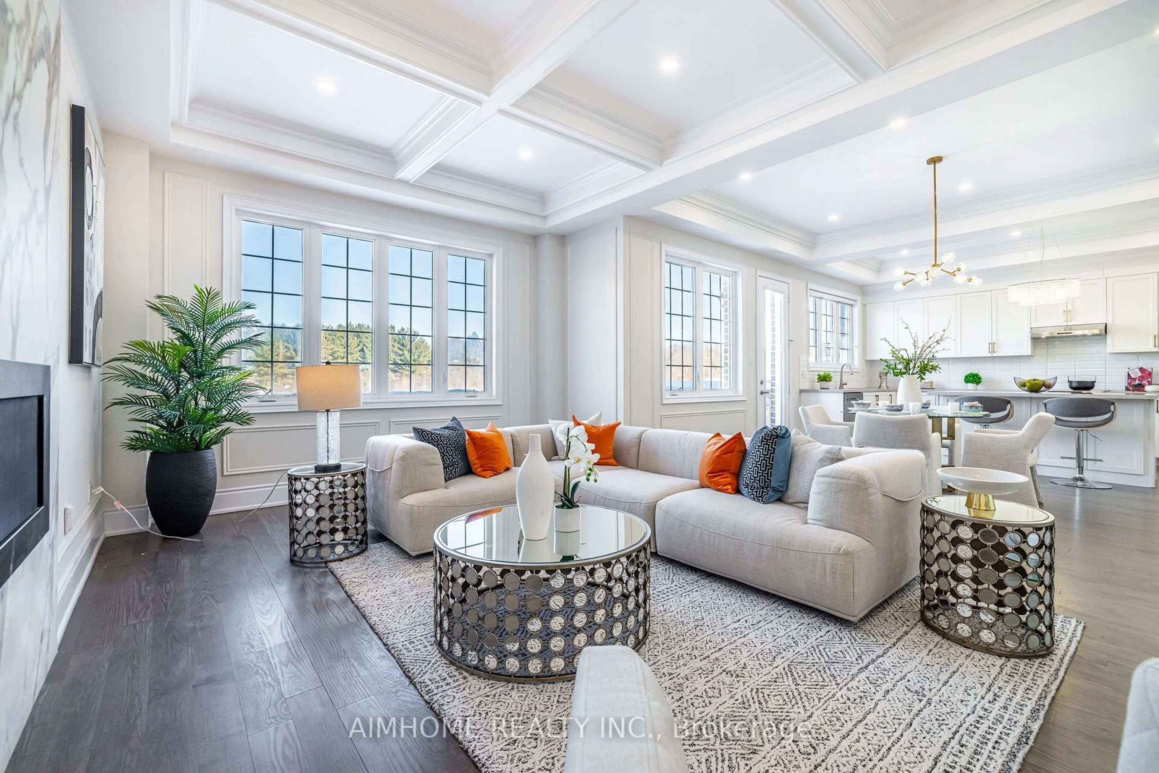 Living room with furniture, unknown for 122 Scrivener Dr, Aurora Ontario L4G 0Y8