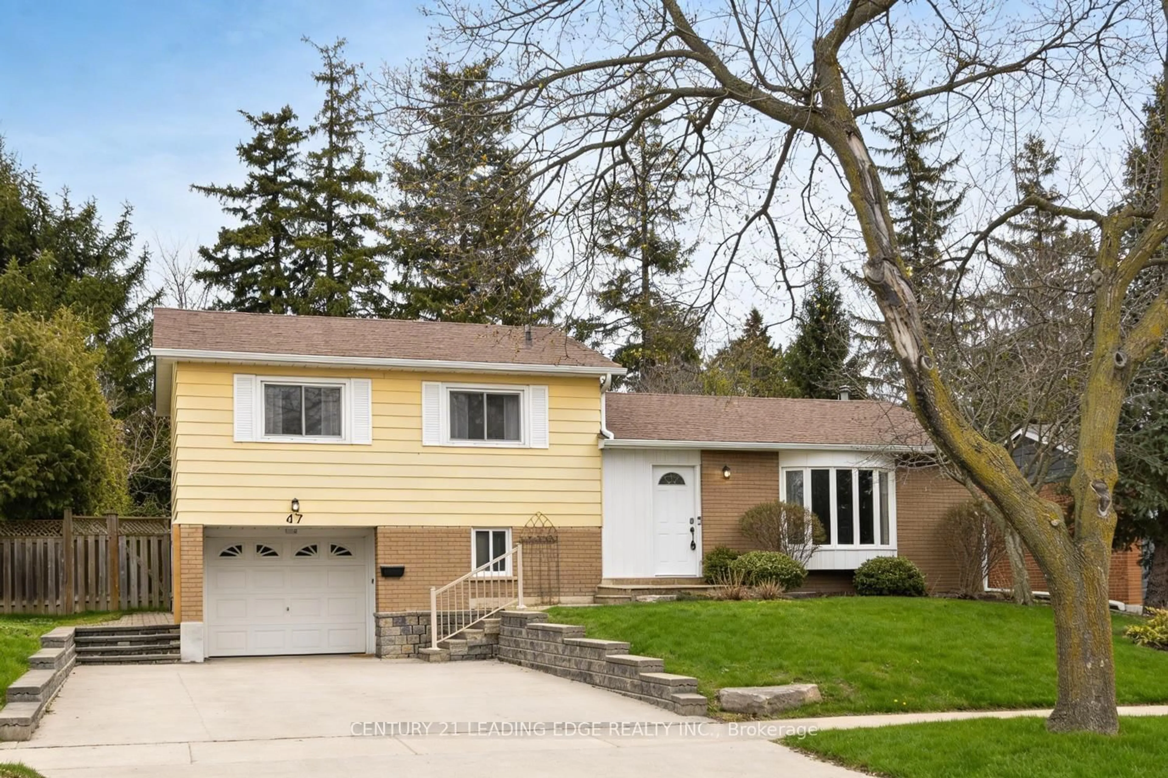 Home with vinyl exterior material, street for 47 Wootten Way, Markham Ontario L3P 2Y3