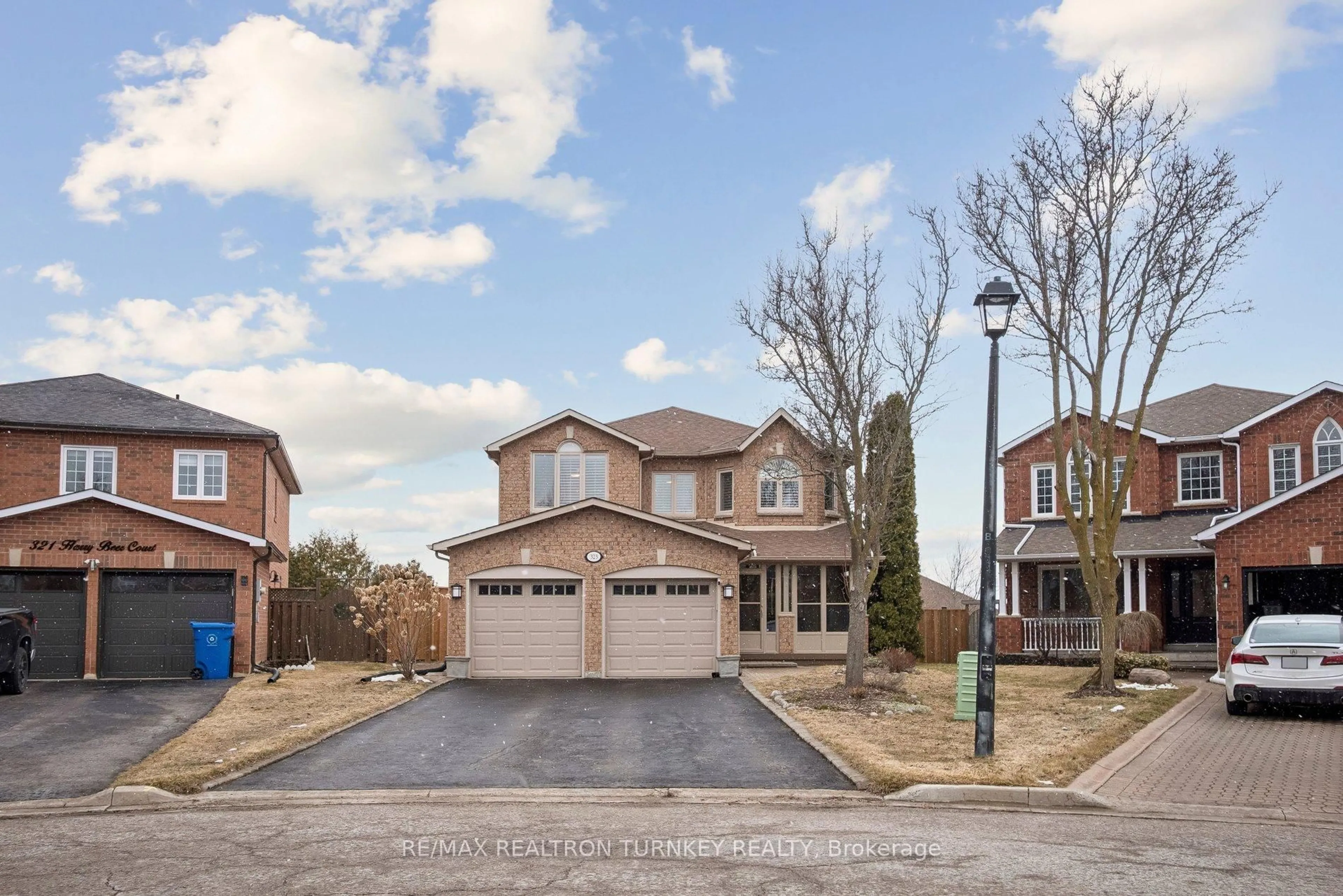 Home with brick exterior material, street for 323 Harry Beer Crt, Newmarket Ontario L3Y 8M2