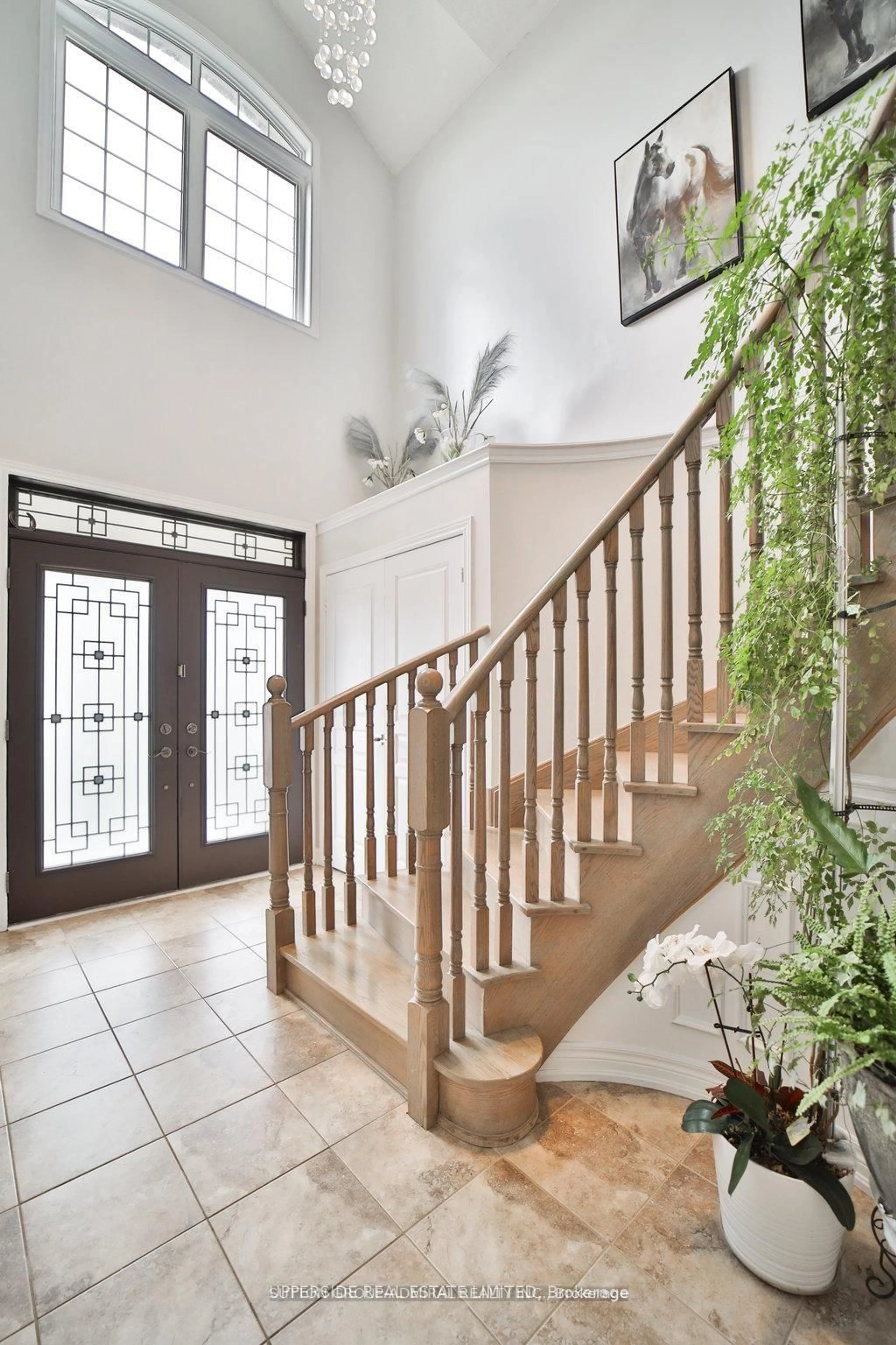 Indoor entryway for 15 Jocada Crt, Richmond Hill Ontario L4E 0Z5