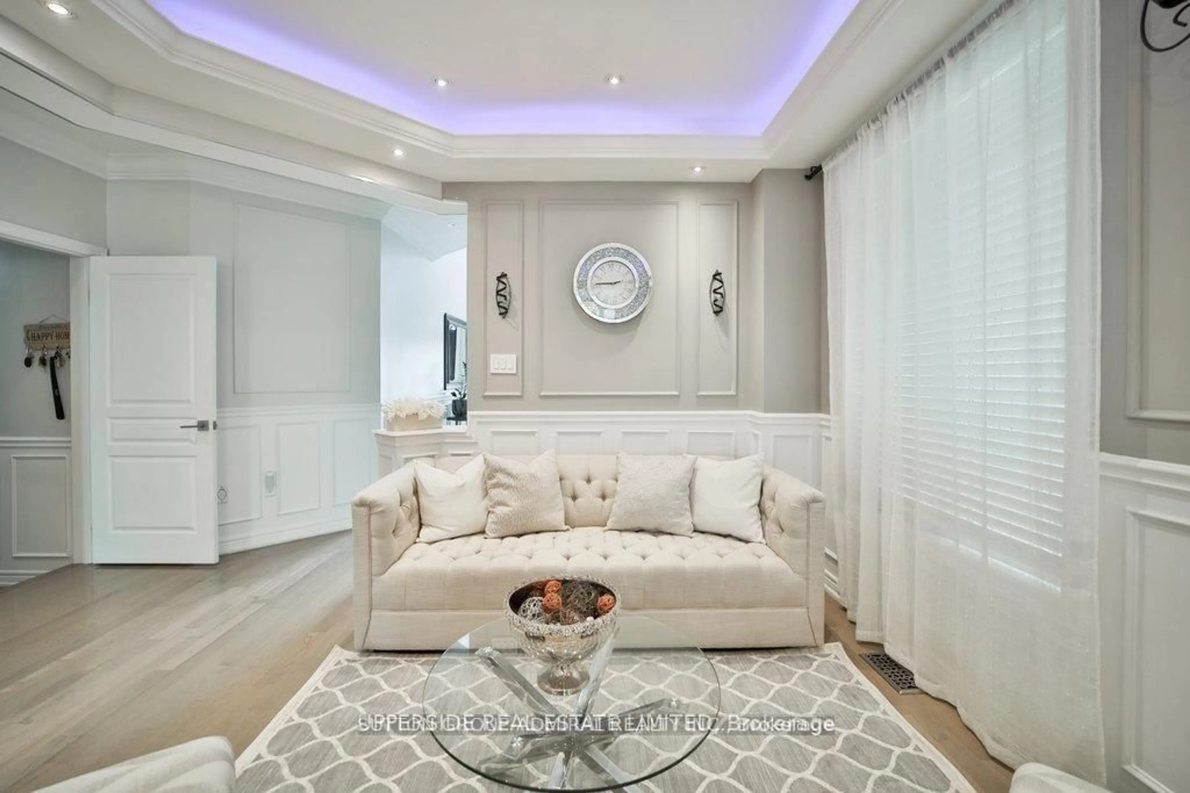 Living room with furniture, unknown for 15 Jocada Crt, Richmond Hill Ontario L4E 0Z5