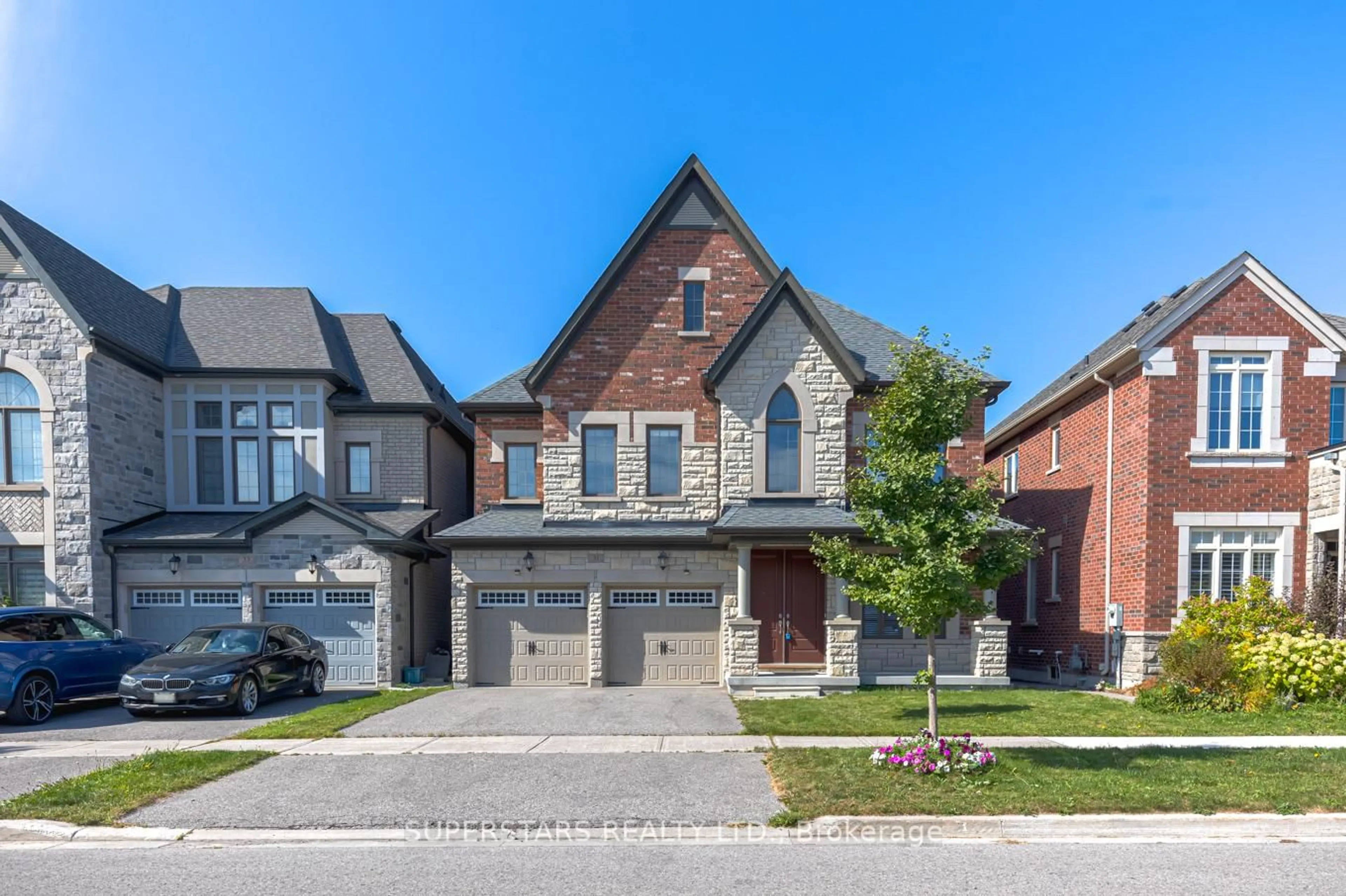 Home with brick exterior material, street for 31 Roy Harper Ave, Aurora Ontario L4G 0V4