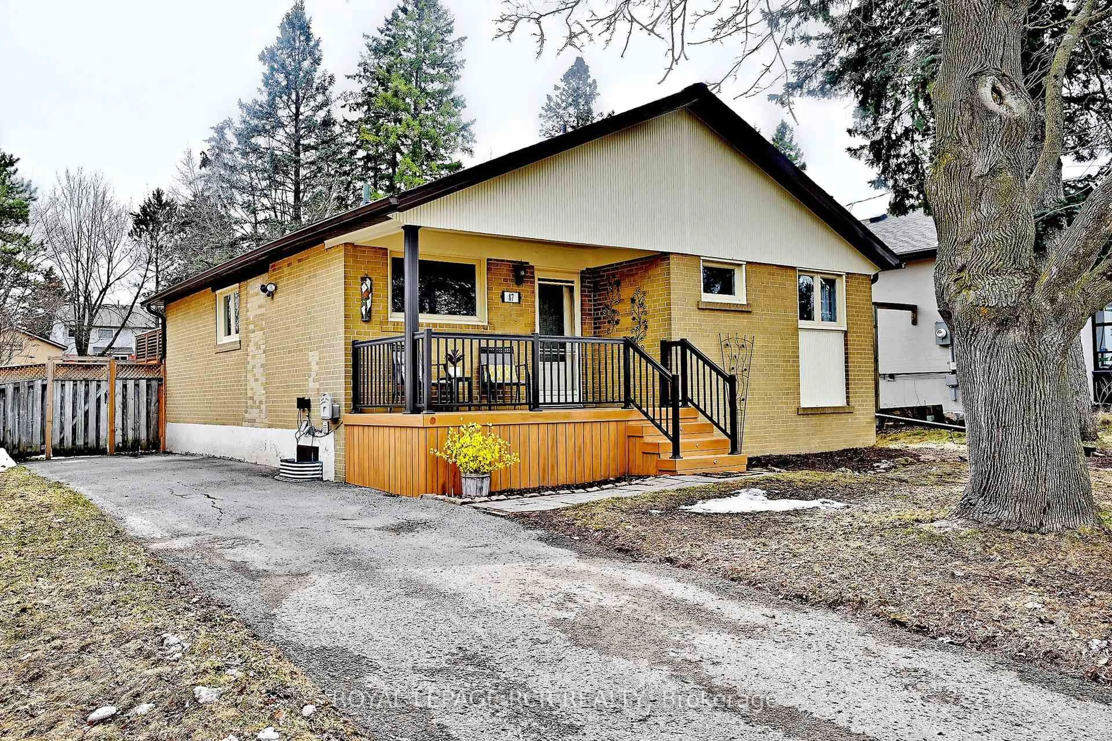 Unknown for 87 Richardson Dr, Aurora Ontario L4G 1Z4