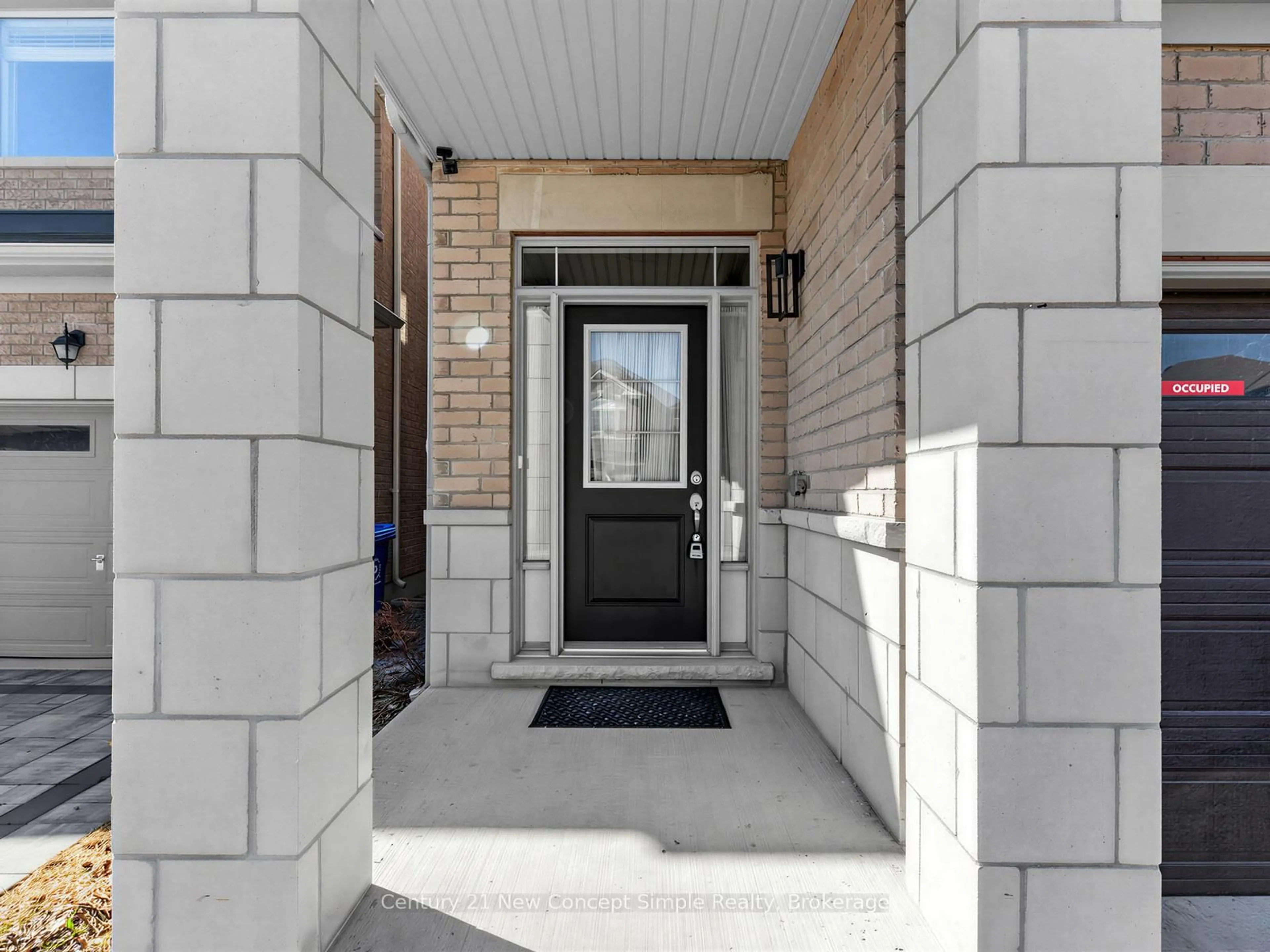 Indoor entryway for 95 Chouinard Way, Aurora Ontario L4G 1B7