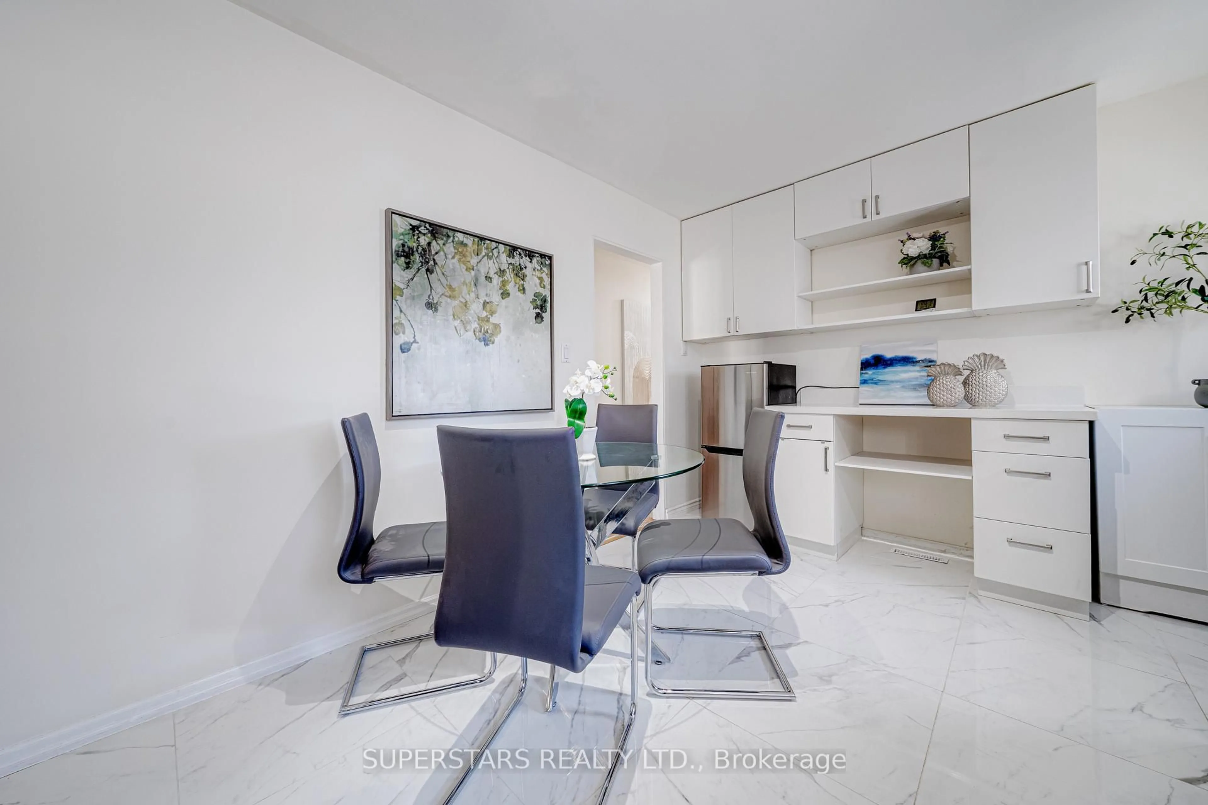 Unknown for 199 Patterson St, Newmarket Ontario L3Y 3L5