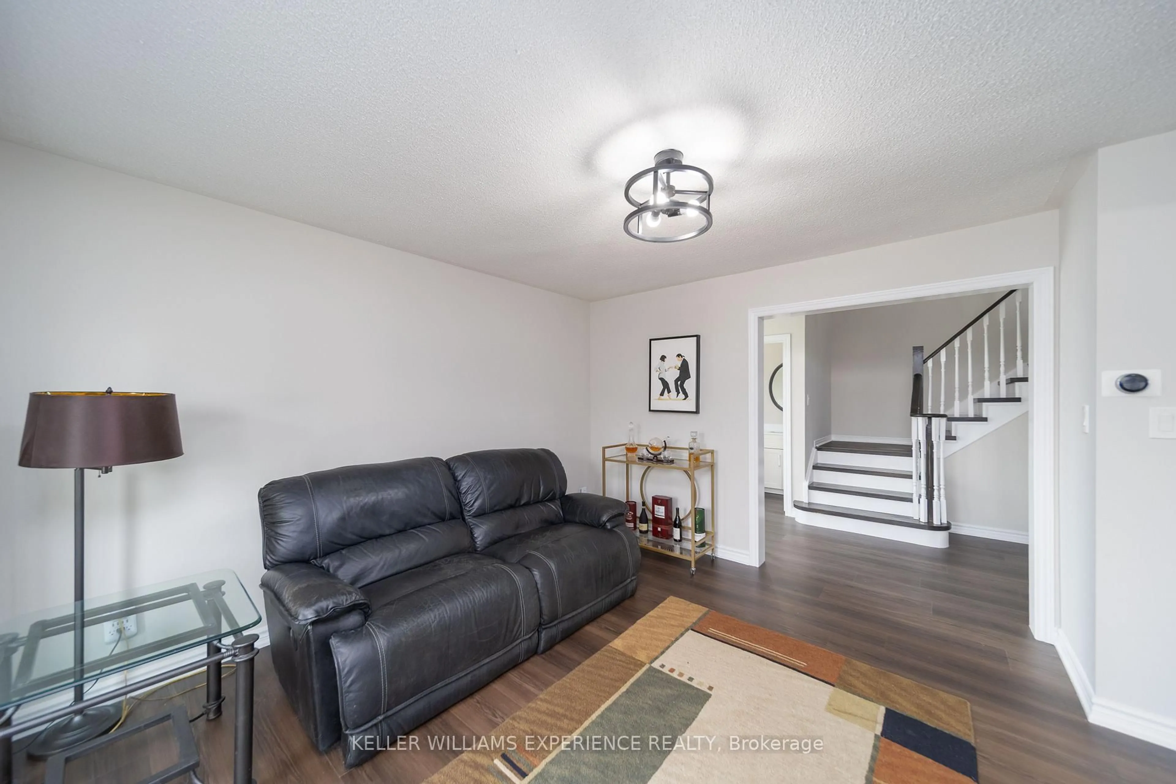 Living room with furniture, unknown for 599 Walpole Cres, Newmarket Ontario L3X 2B5