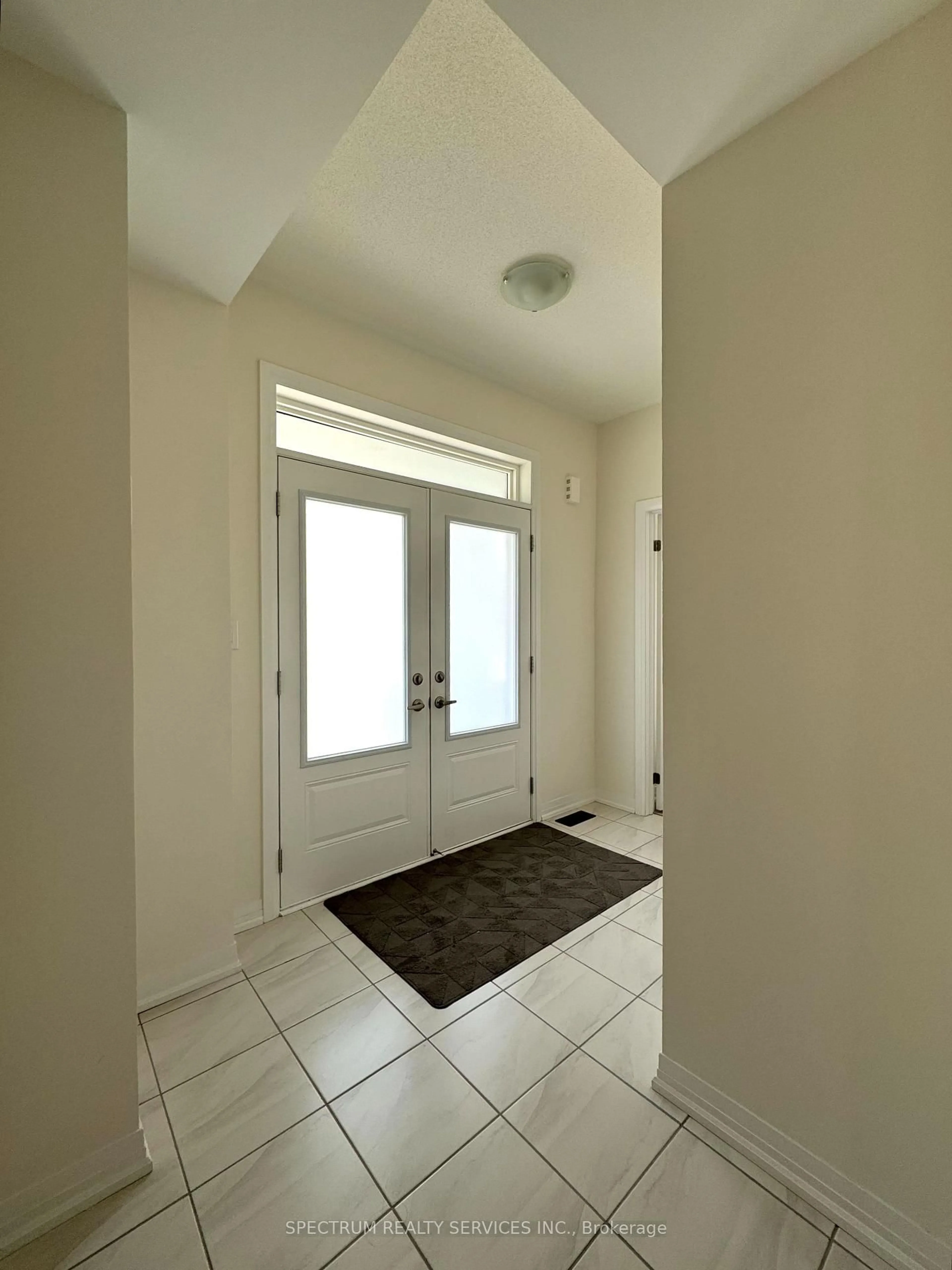 Indoor entryway for 5 Riley Reed Lane, Richmond Hill Ontario L4S 0M3