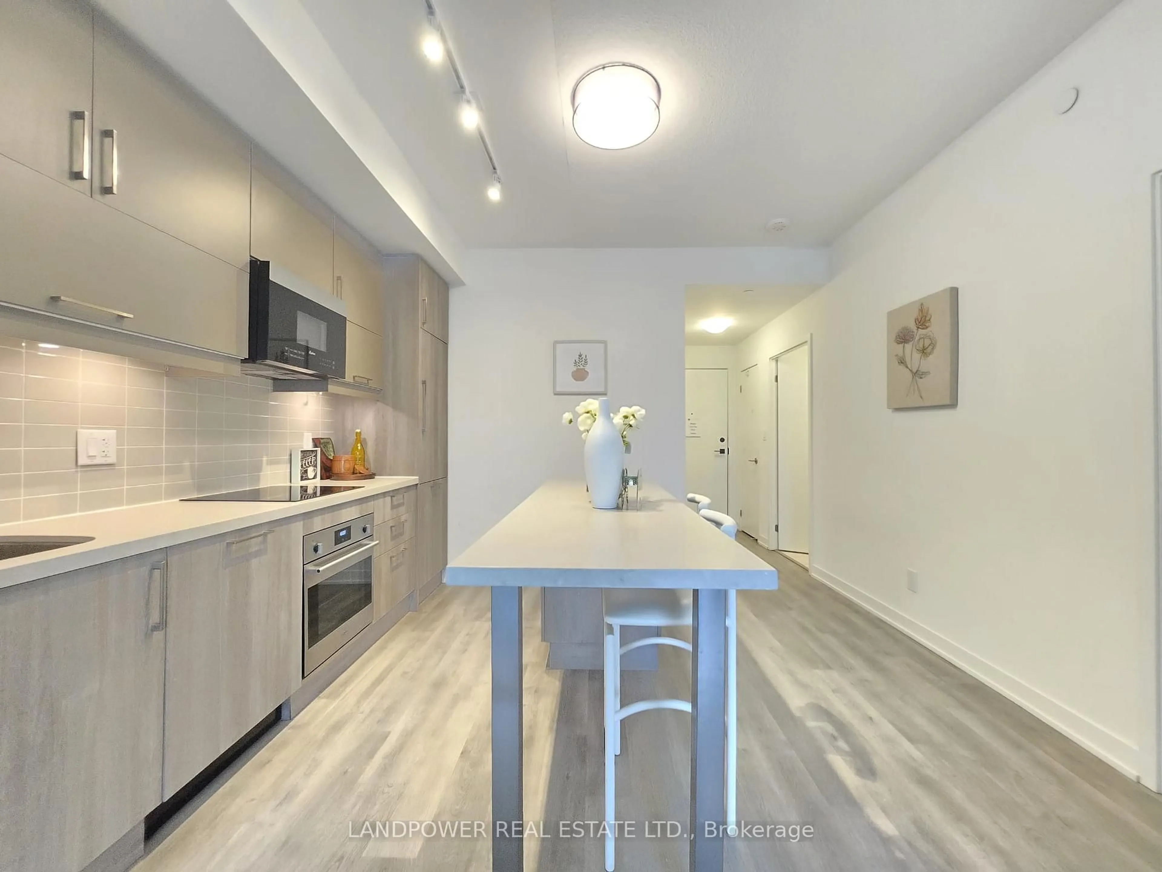 Open concept kitchen, unknown for 8119 Birchmount Rd #614, Markham Ontario L6G 0H5