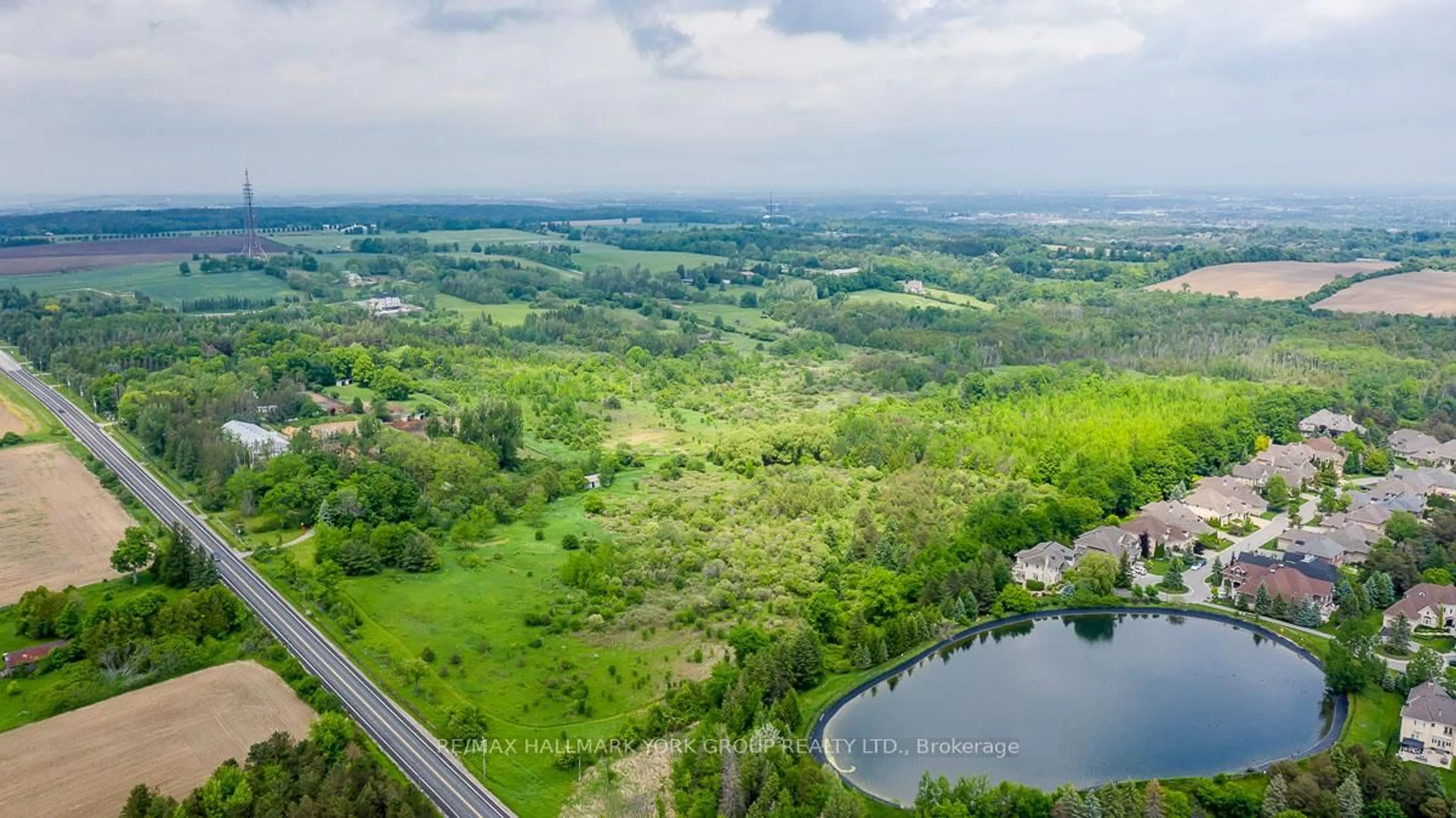 A pic from outside/outdoor area/front of a property/back of a property/a pic from drone, water/lake/river/ocean view for 15763 Dufferin St, King Ontario L7B 1K5