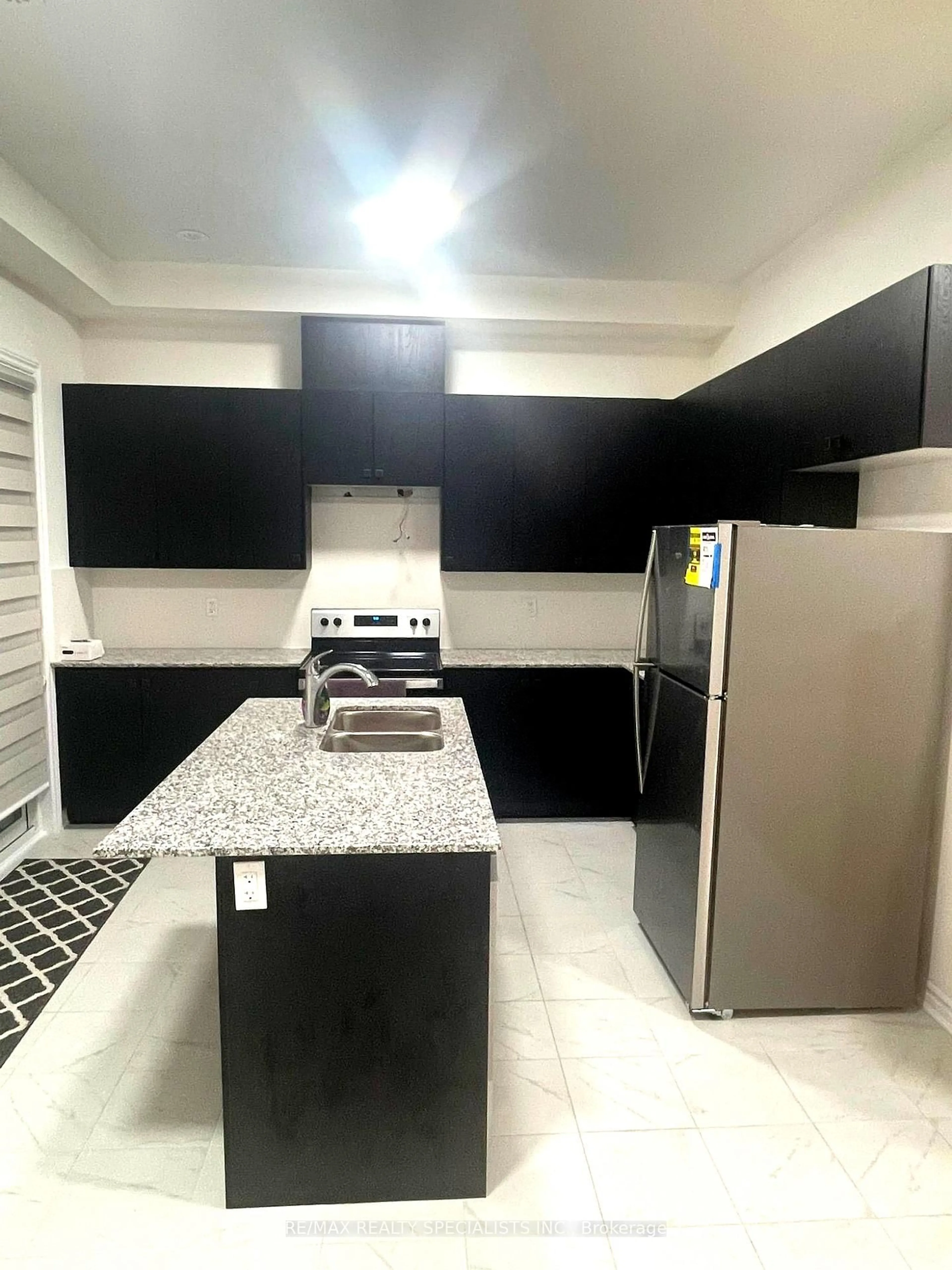 Unknown for 60 Inverary Cres, Vaughan Ontario L4H 5G8