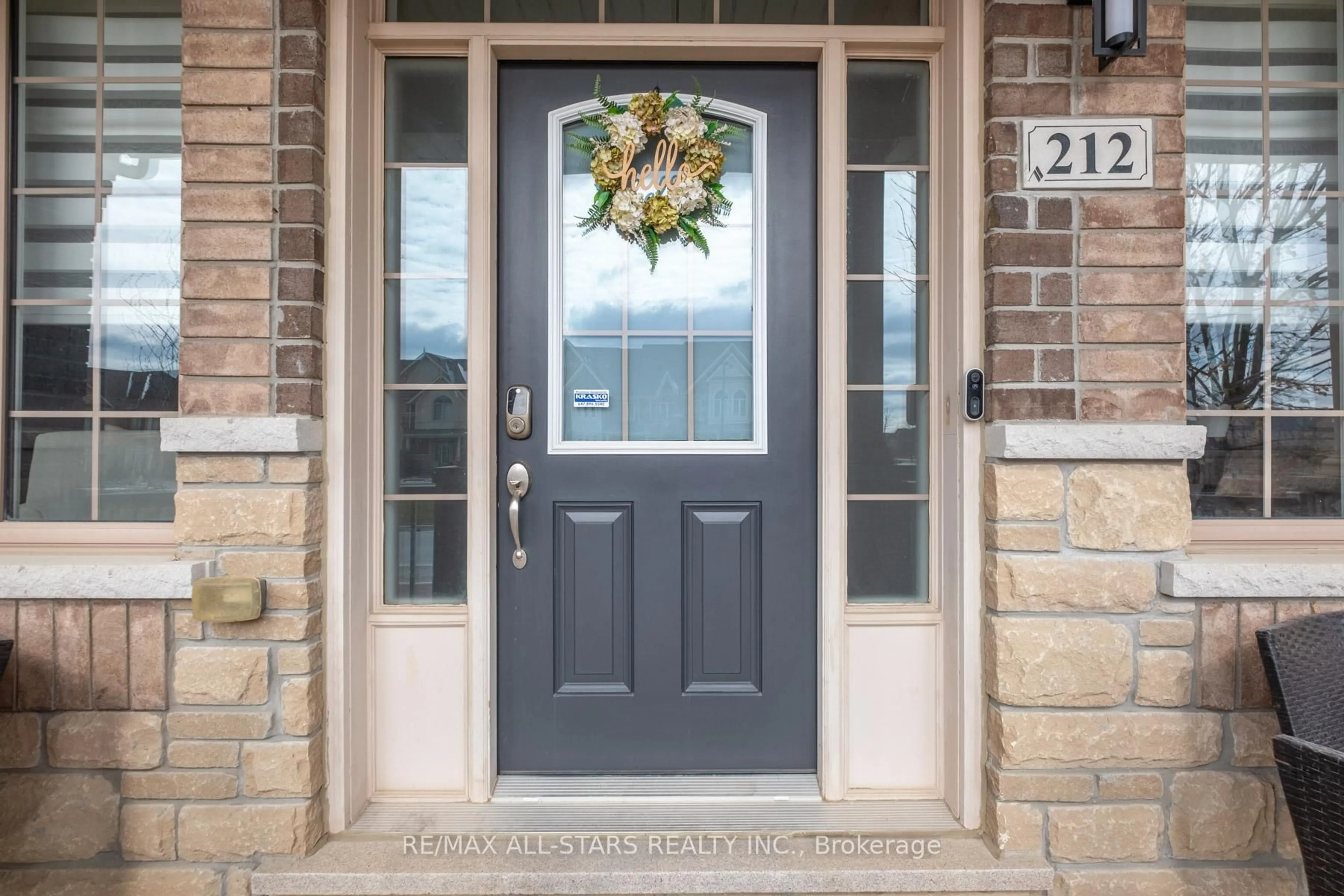 Indoor entryway for 212 East's Corners Blvd, Vaughan Ontario L4H 4H3