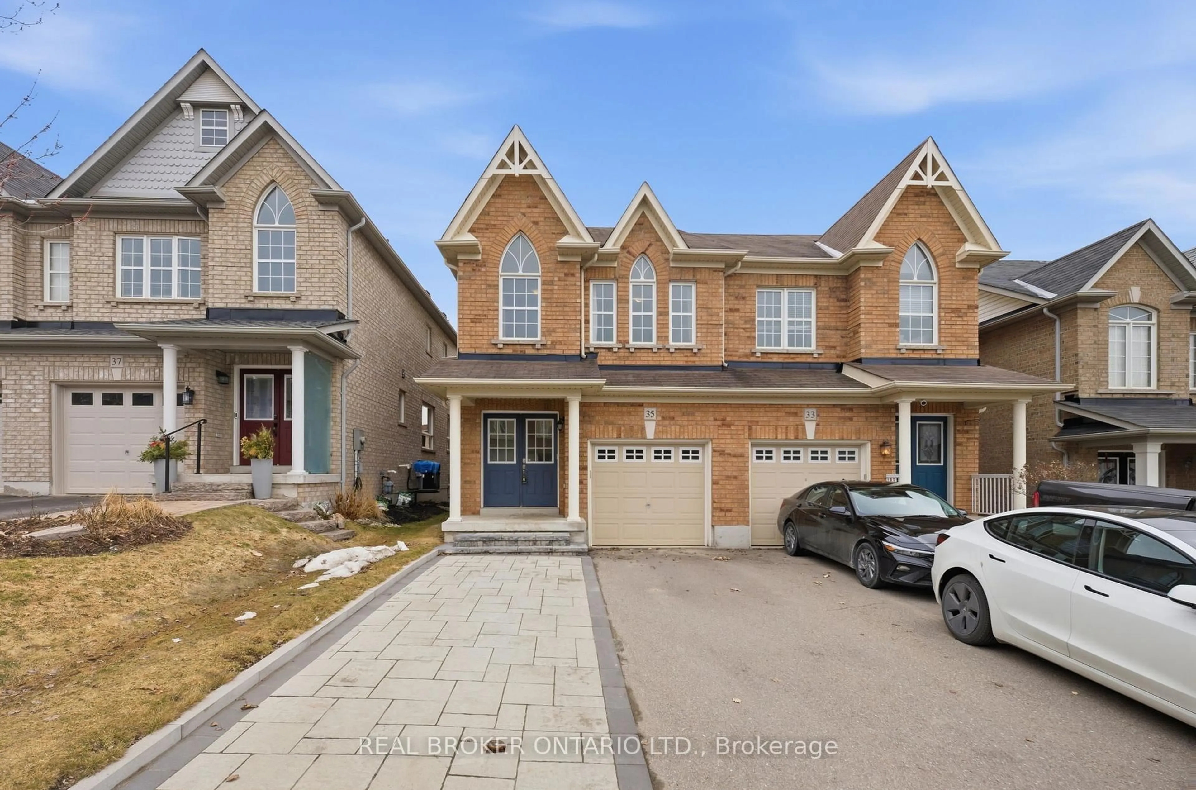 Unknown for 35 Harvest Hills Blvd, East Gwillimbury Ontario L9N 0A6