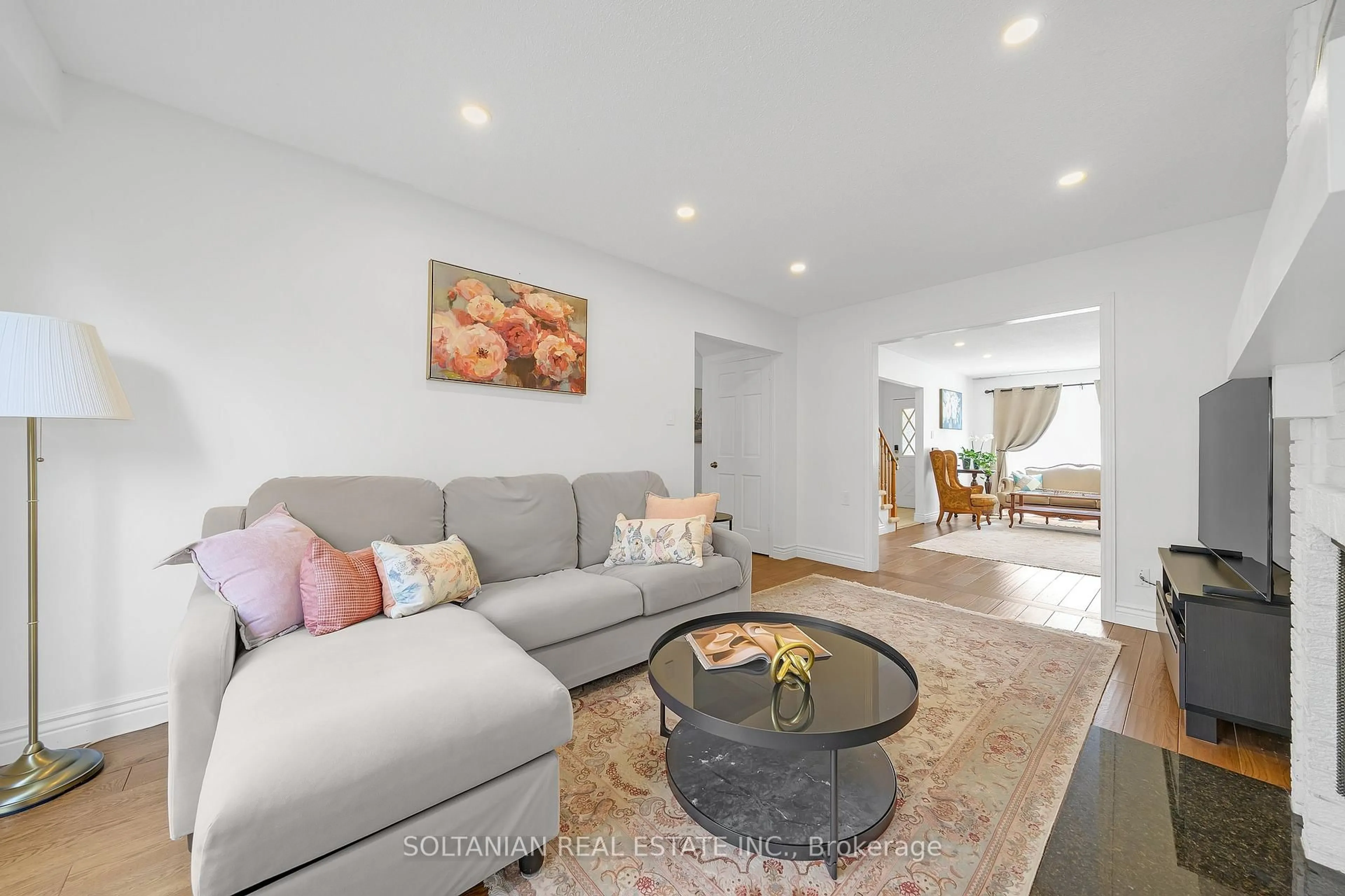 Living room with furniture, unknown for 54 Braeburn Dr, Markham Ontario L3T 4W8