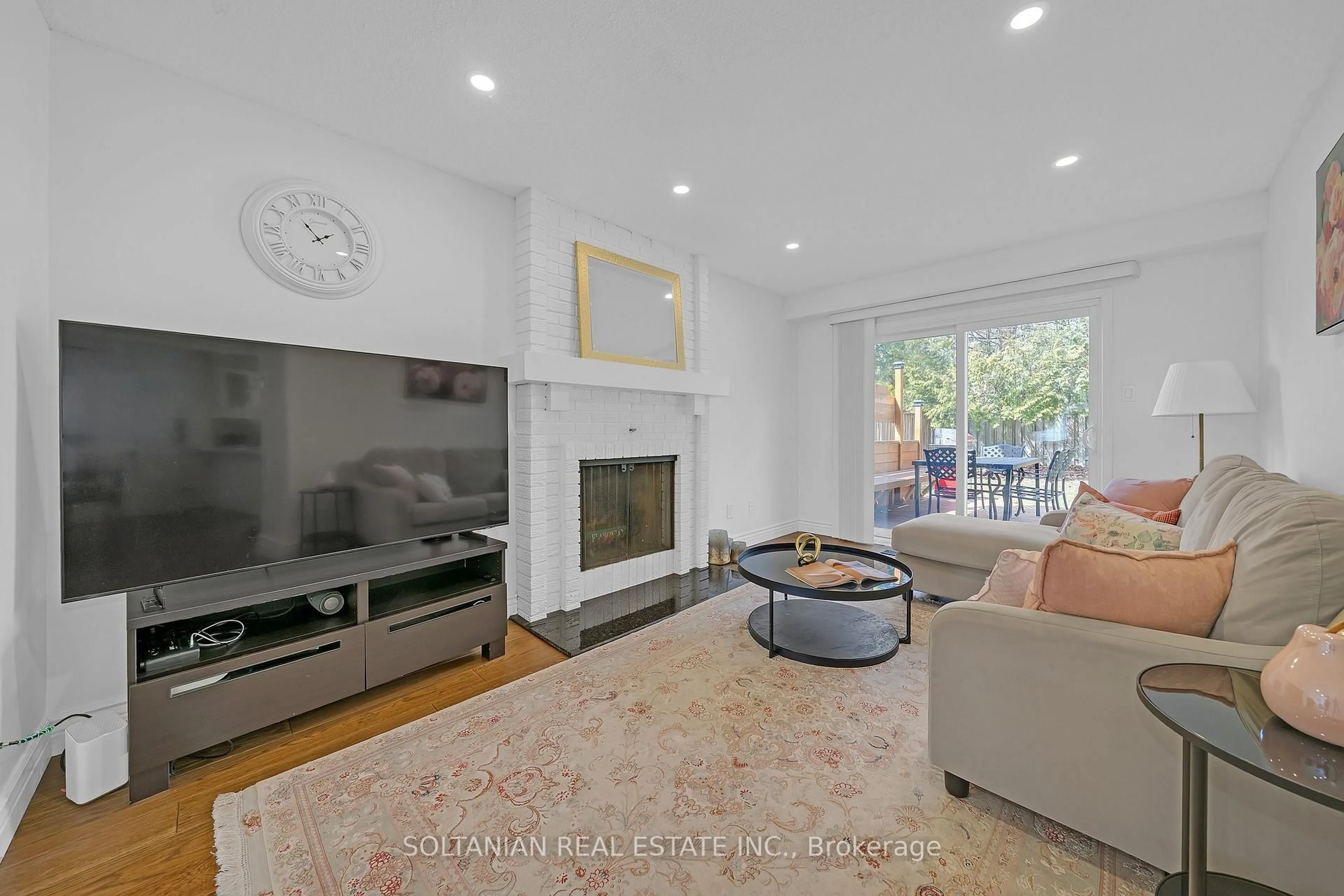 Living room with furniture, unknown for 54 Braeburn Dr, Markham Ontario L3T 4W8