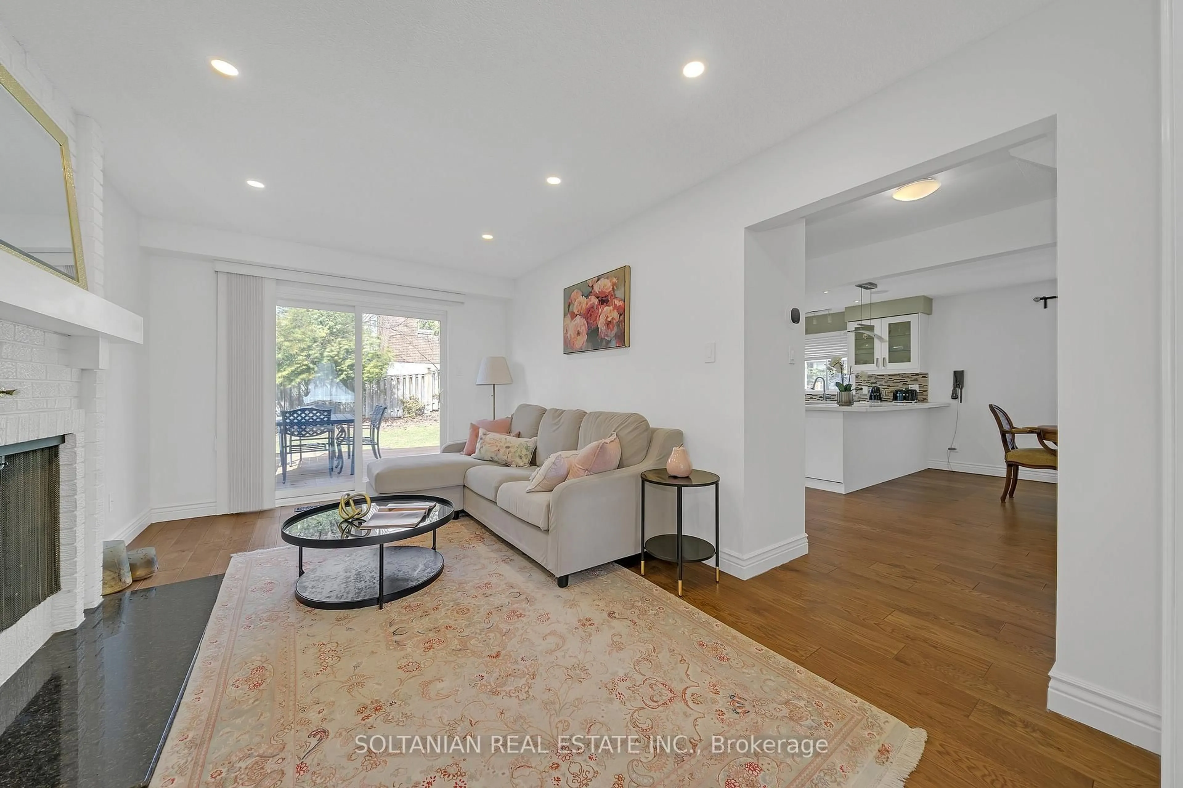 Living room with furniture, unknown for 54 Braeburn Dr, Markham Ontario L3T 4W8