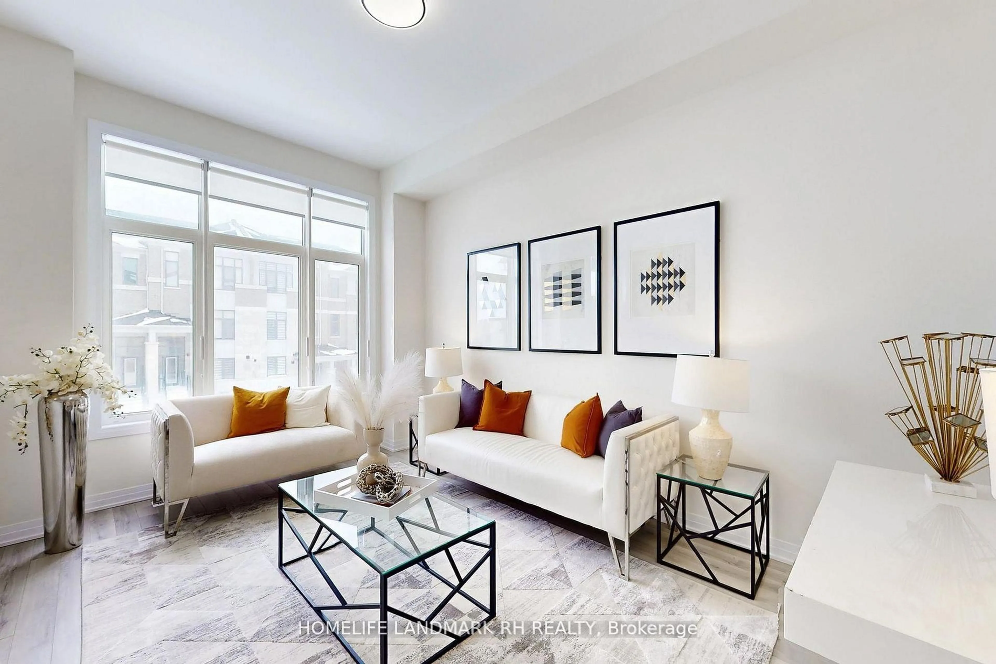 Living room with furniture, unknown for 10 RUSSEL WICE Ave, Richmond Hill Ontario L4S 0N7